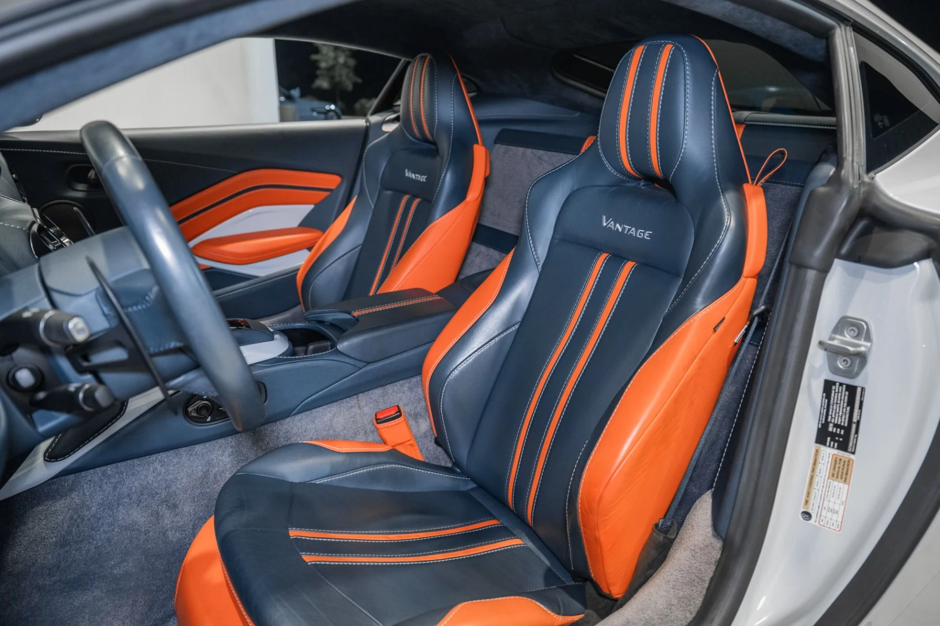 mph011_1280687549_Used_2019_Aston_Martin_Vantage_1790176598_1ac7f0e3c4