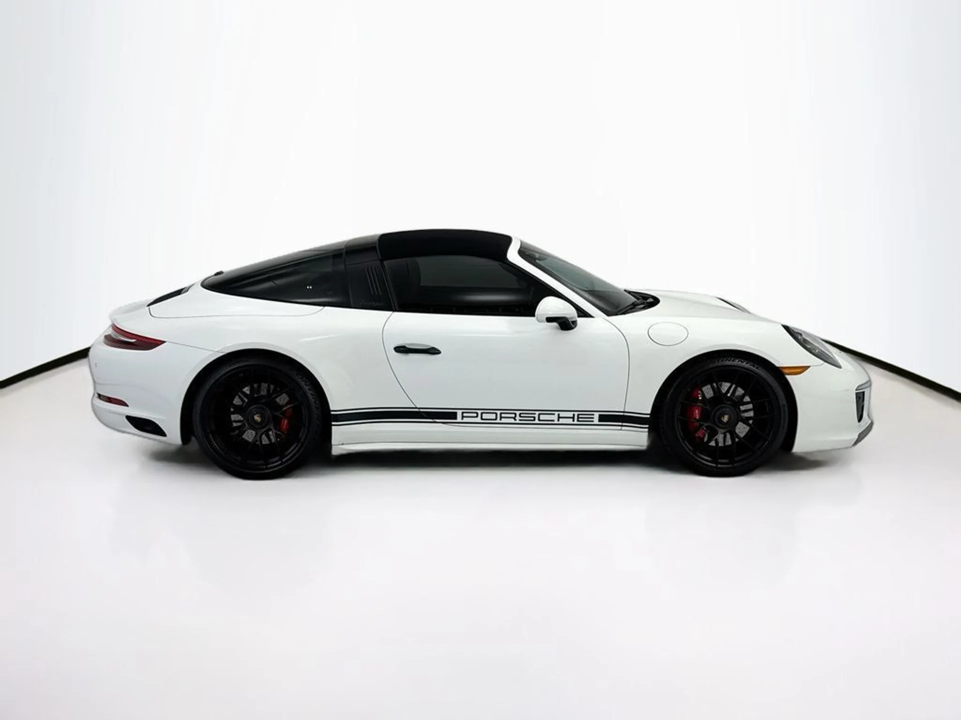mph011_1291209228_used_2019_porsche_911_targa4s_8119_23024698_12_1024_4c36a1cb2a