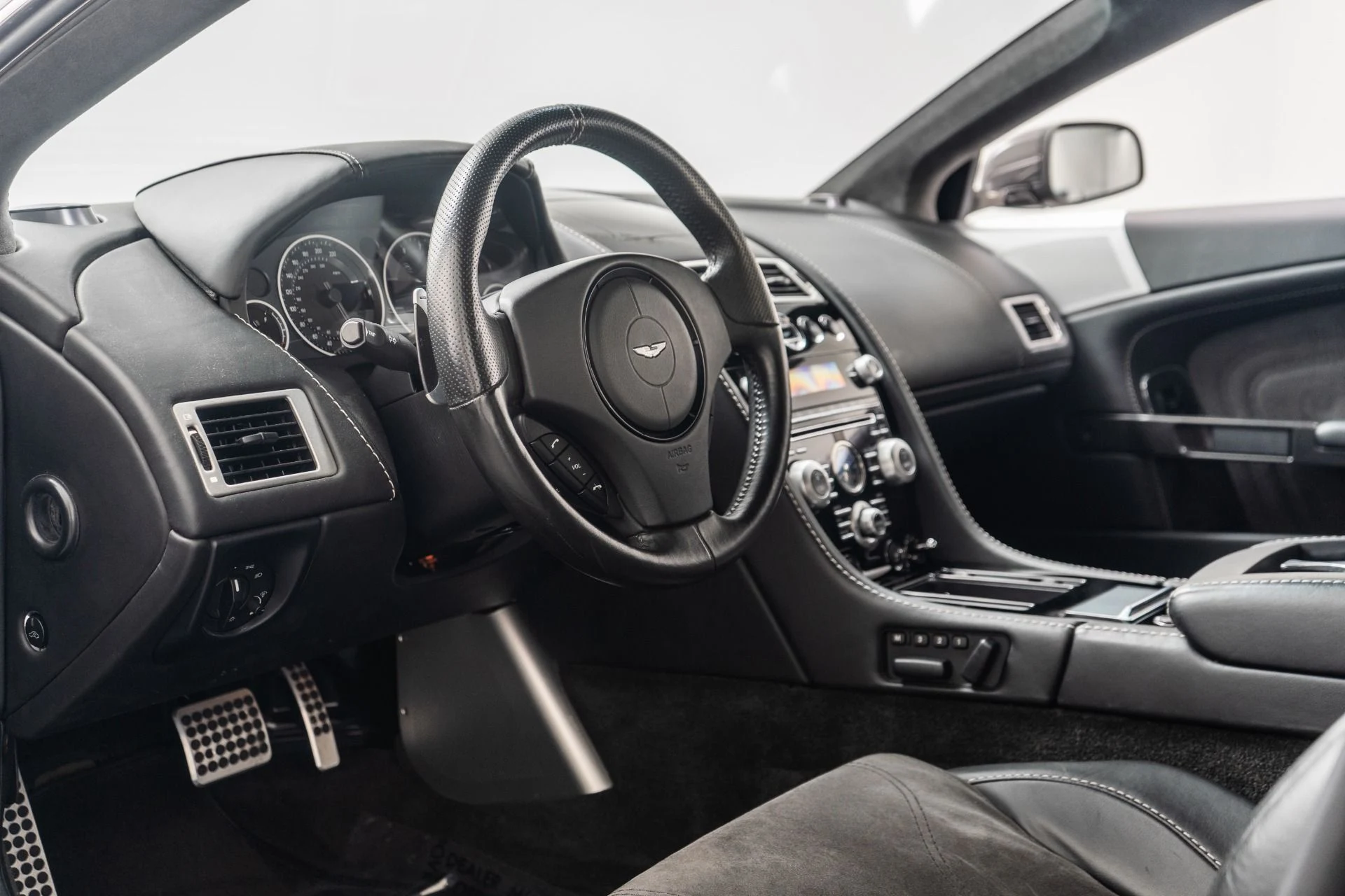 mph011_1302091890_Used_2009_Aston_Martin_DBS_1753978319_d1b20b0c95