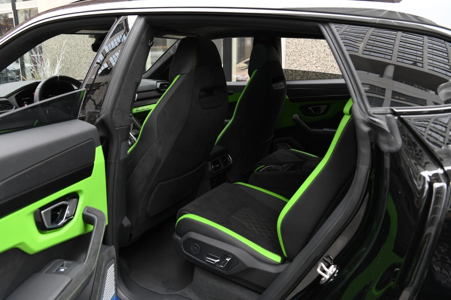 mph011_1308268476_Used_2024_Lamborghini_Urus_S_1753296276_aa5a4248ef