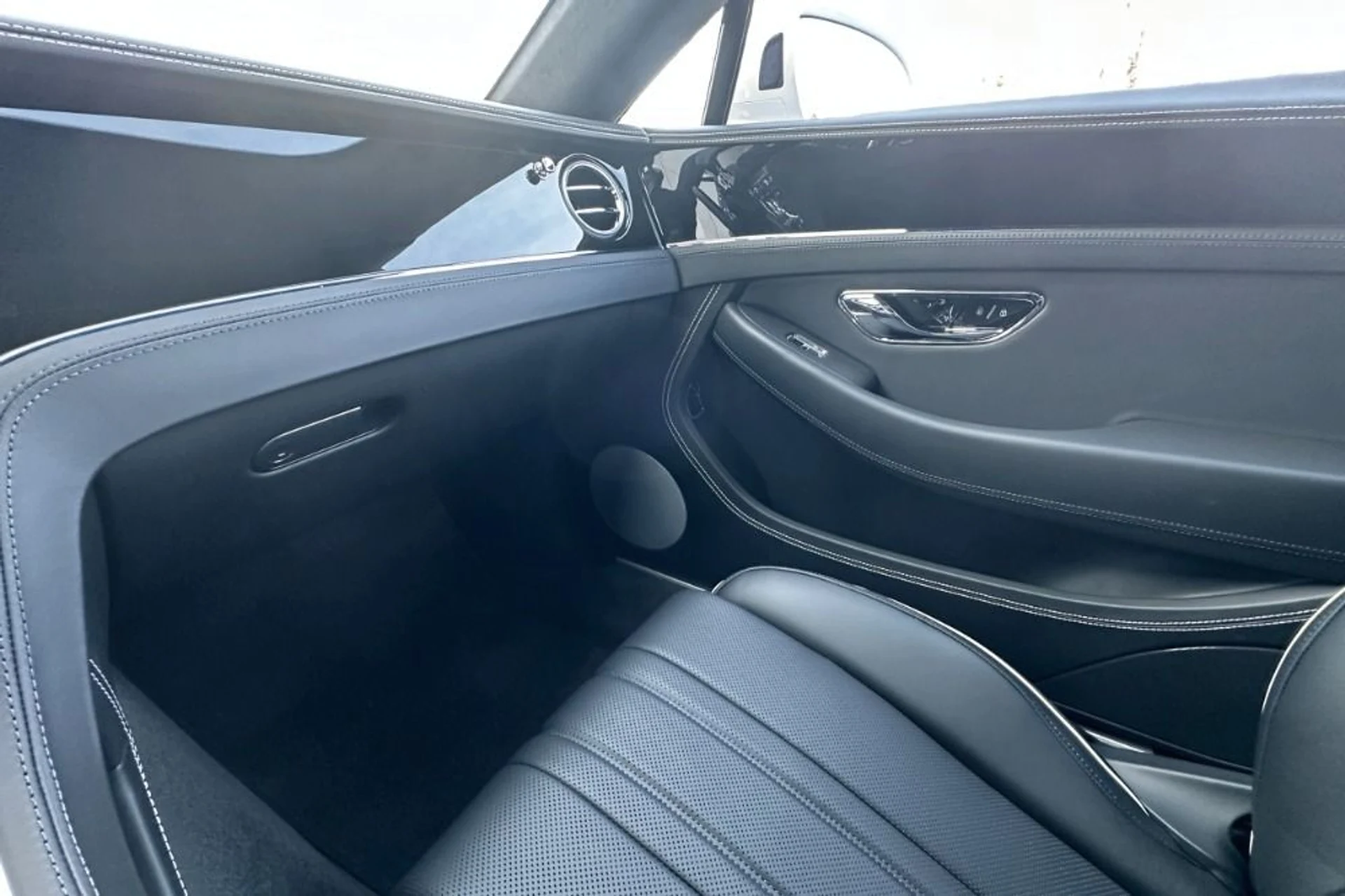 mph011_1319572027_New_2026_Bentley_Continental_GT_GT_1769077494_d5fb7fb187