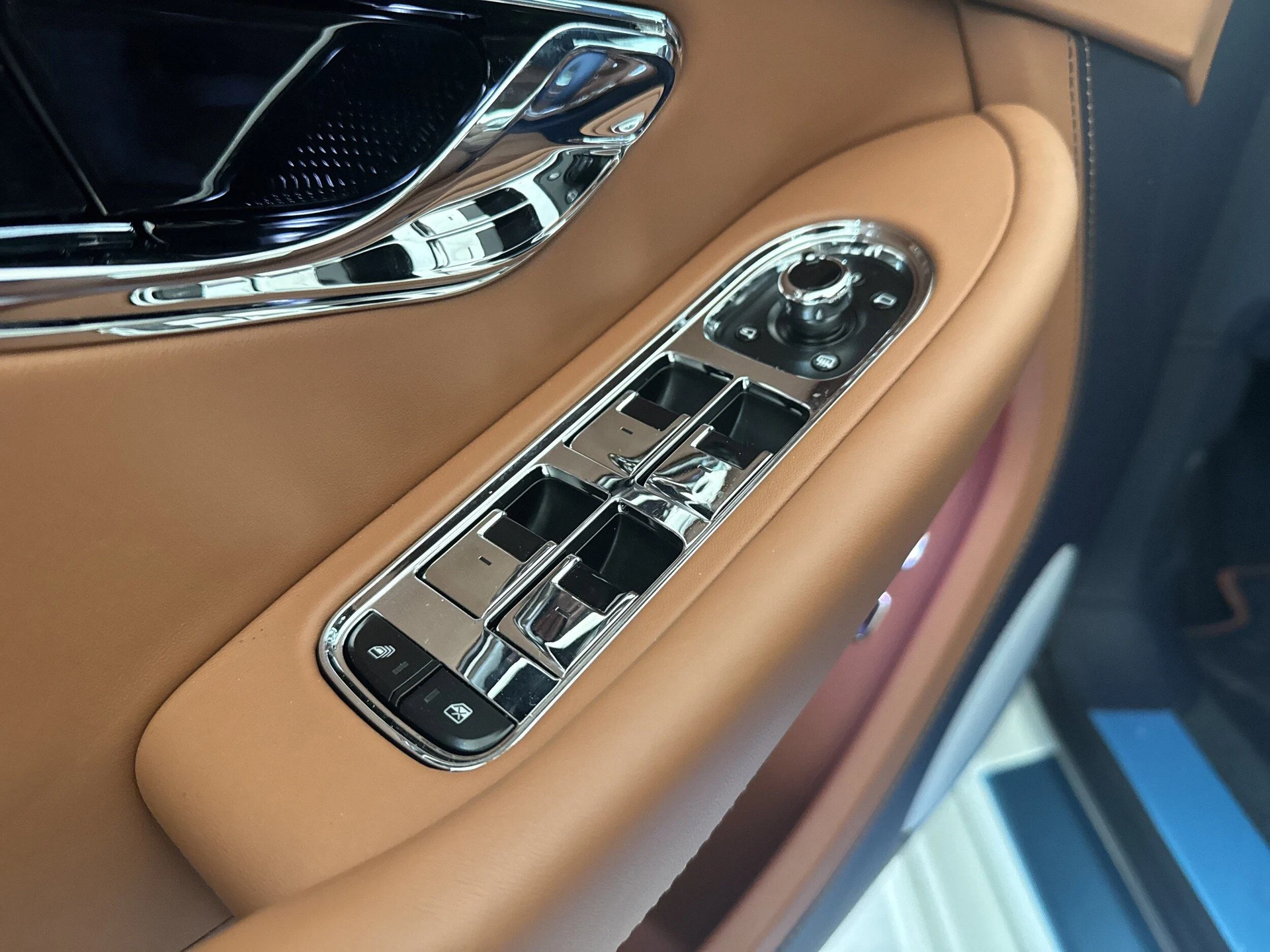 mph011_1322184705_854081529ee66abafa9ca11bf573ad4fx_390811d1c9