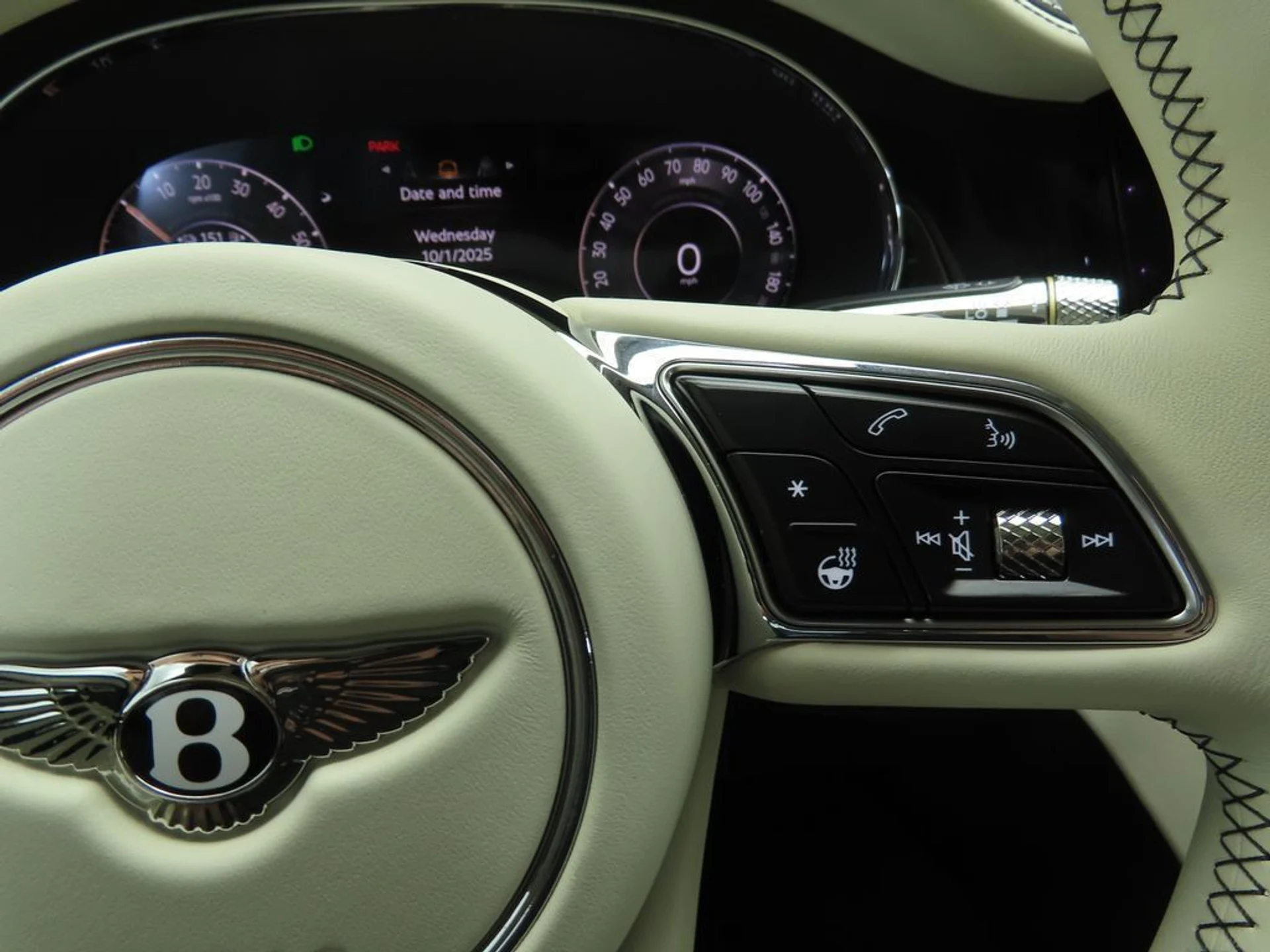 mph011_132447487_new_2025_bentley_continental_gtblackeditioncoupe_8119_22910192_12_1024_5bb35fa4a5