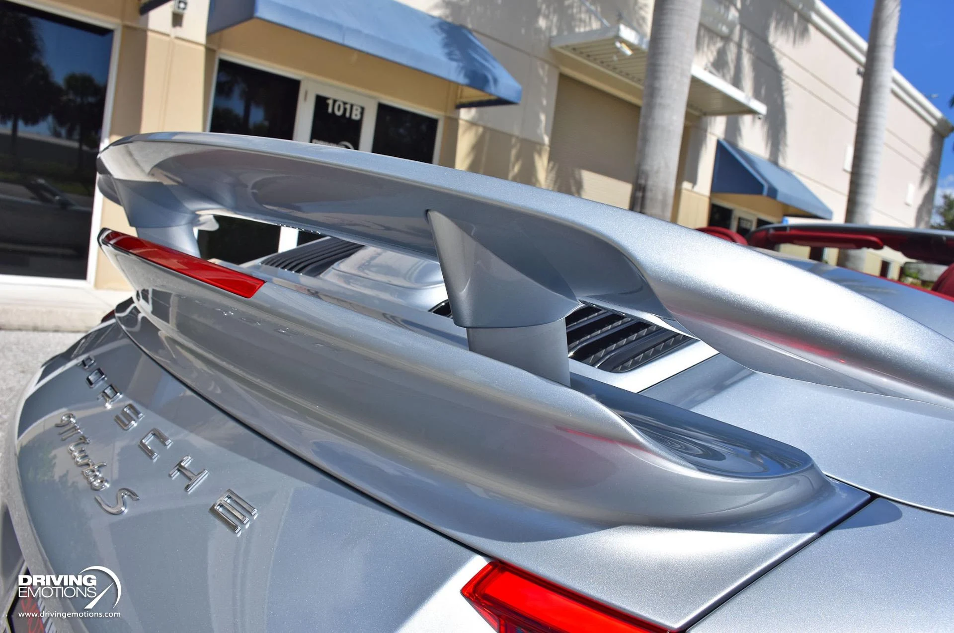 mph011_1333591829_866_p12_l_983307e764