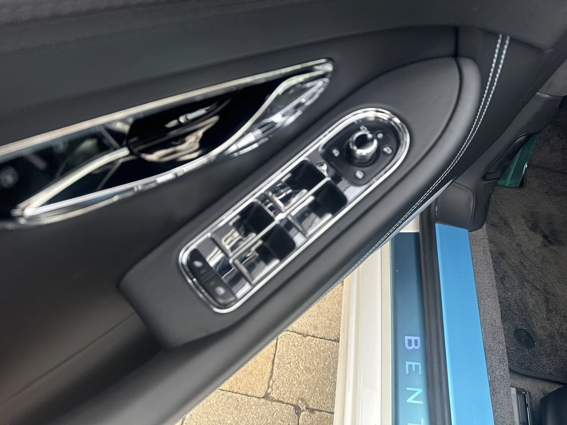 mph011_1341387620_32e9d73df89562473cb37cbd7ec1e687x_1be6420815