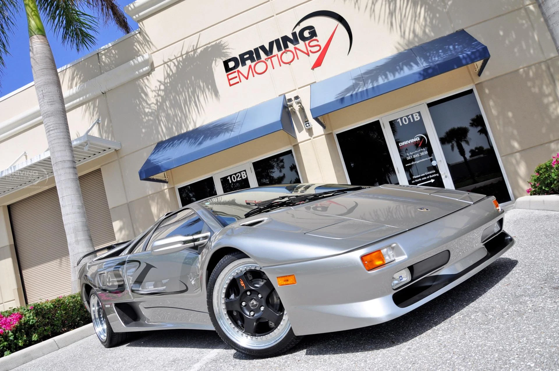 mph011_1351659813_192_p12_l_70f51b8e45