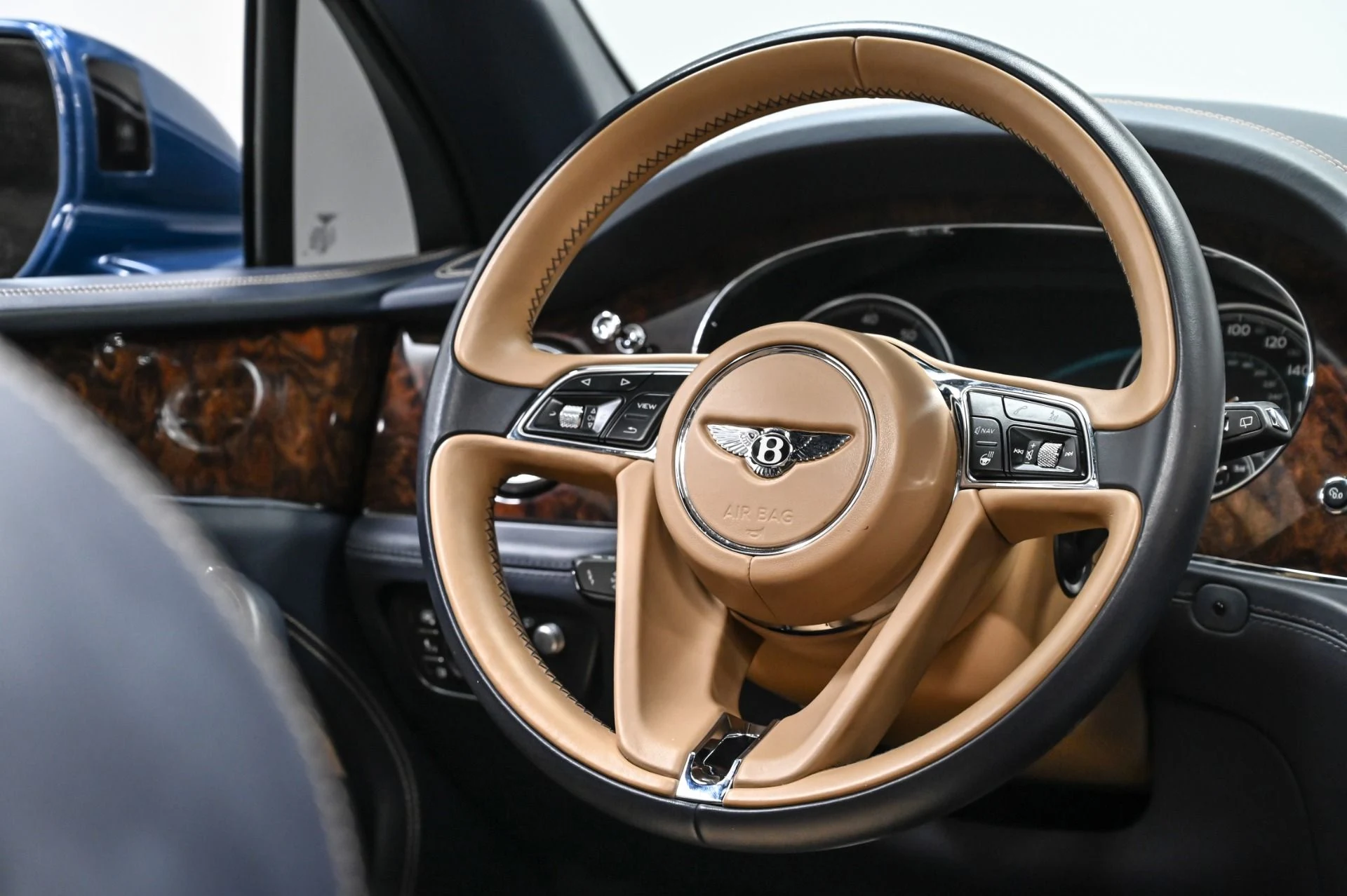 mph011_1352318284_Used_2018_Bentley_Bentayga_W12_1749249665_6658162496
