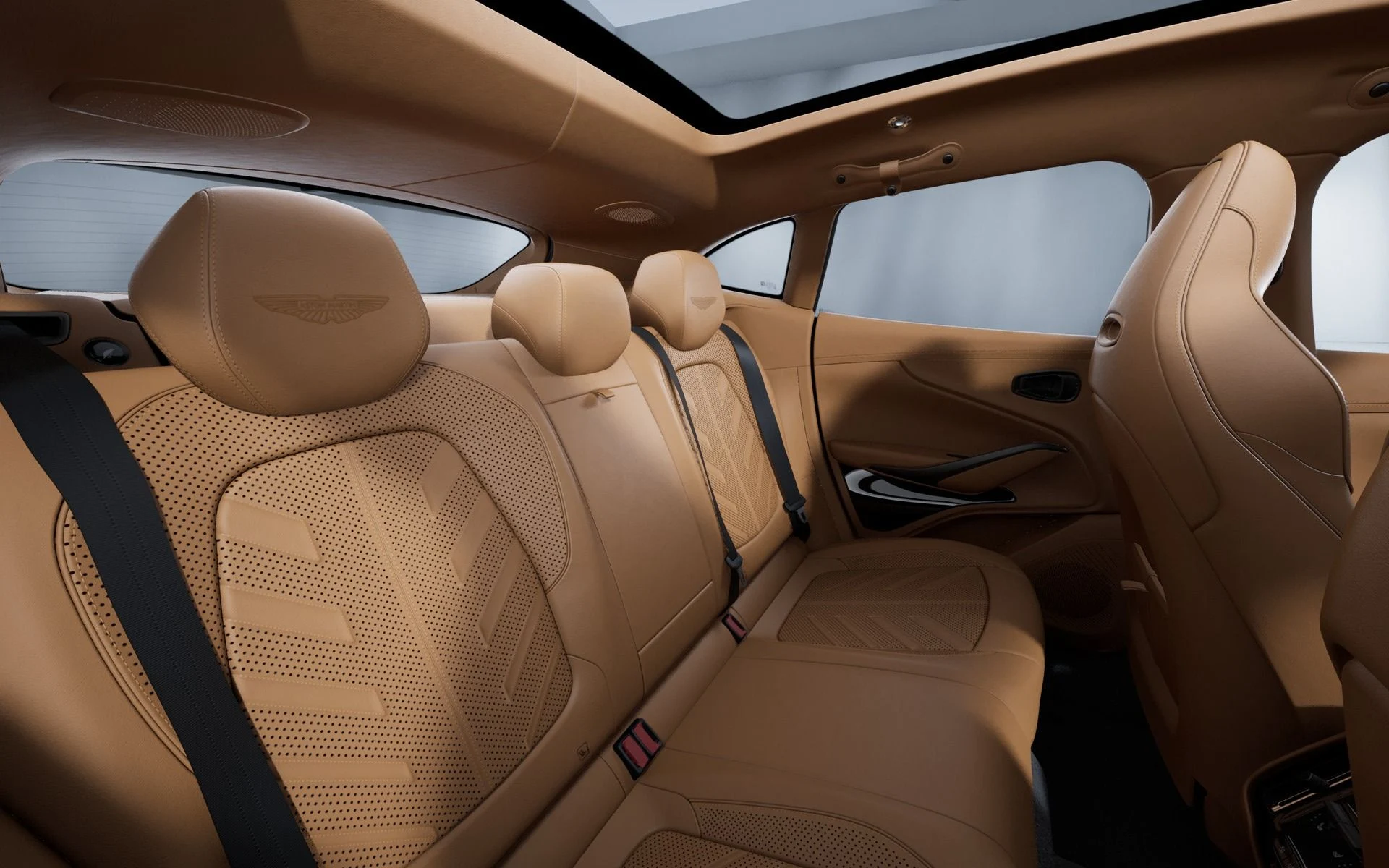 mph011_1353899667_New_2026_Aston_Martin_DBX_S_1764461404_8bed58f135