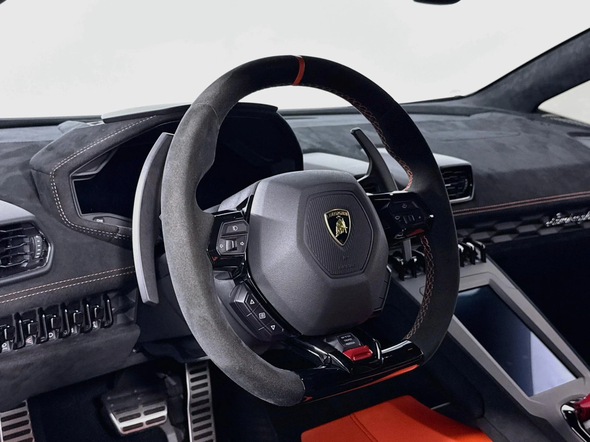 mph011_1362728205_Used_2022_Lamborghini_Huracan_STO_1789147575_dca25f7de2