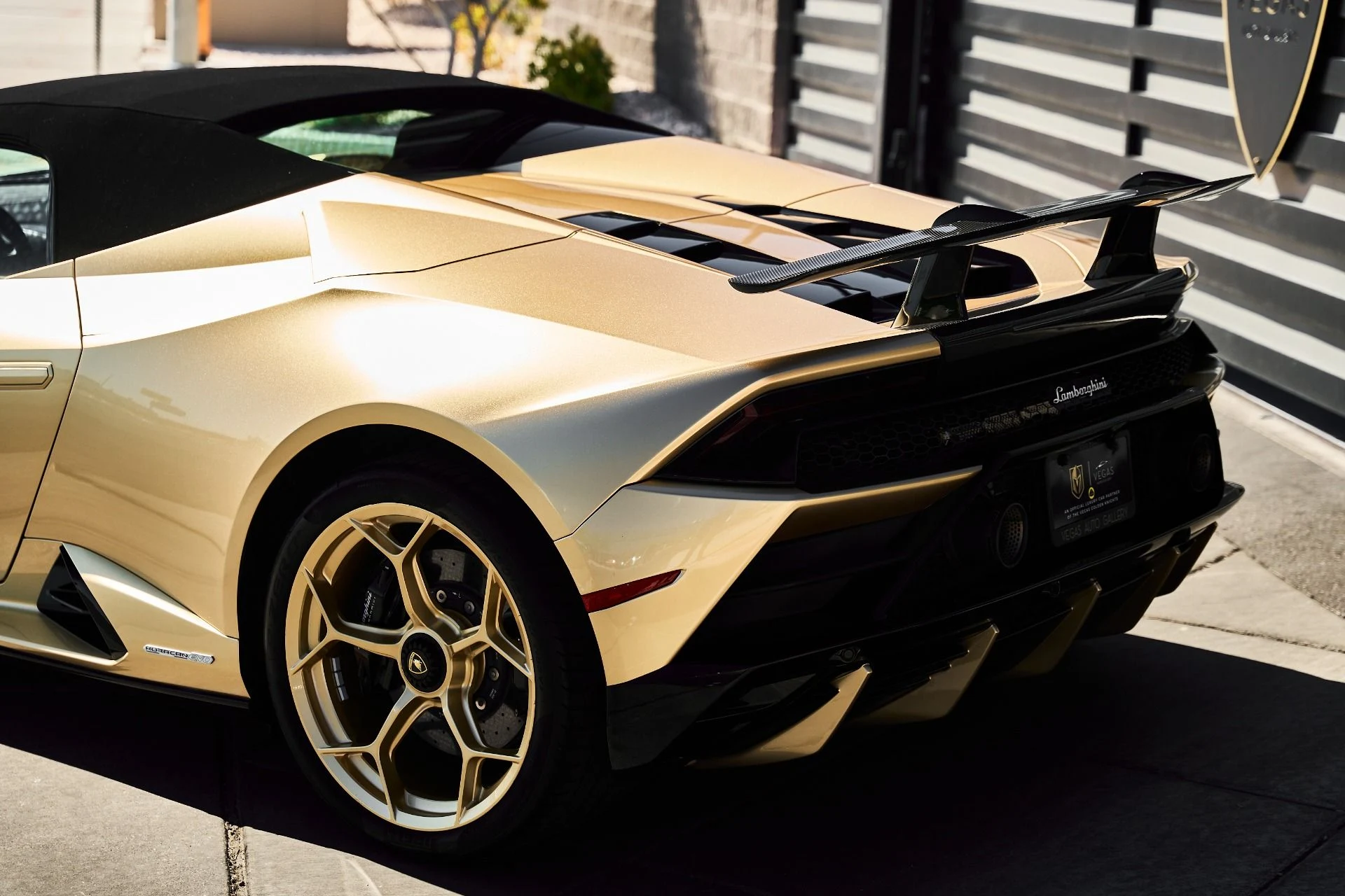 mph011_1363066394_Used_2022_Lamborghini_Huracan_EVO_Base_1791315844_ecf3cd5b4c