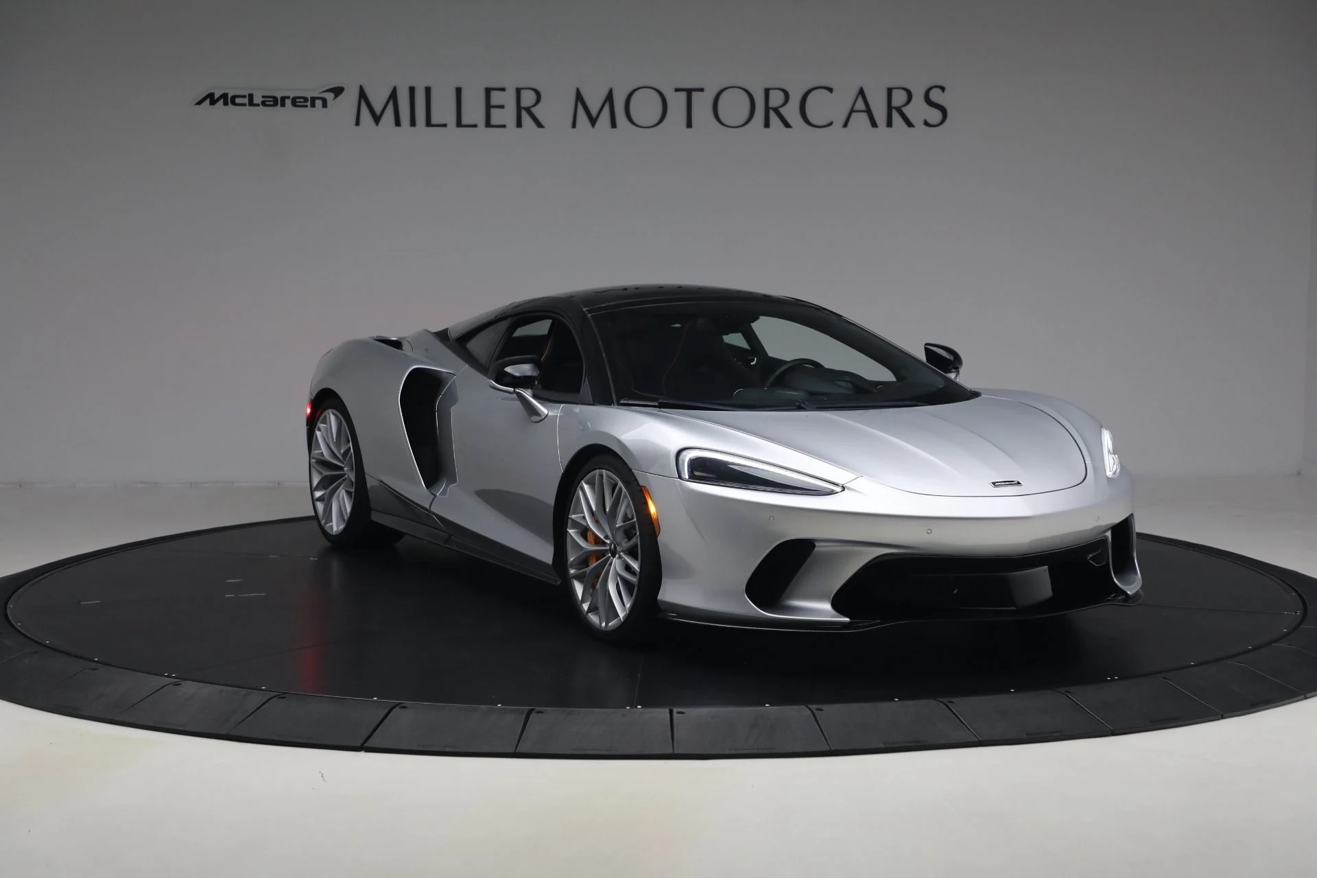 mph011_1365000001_Used_2023_Mc_Laren_GT_Luxe_d83362b3e1