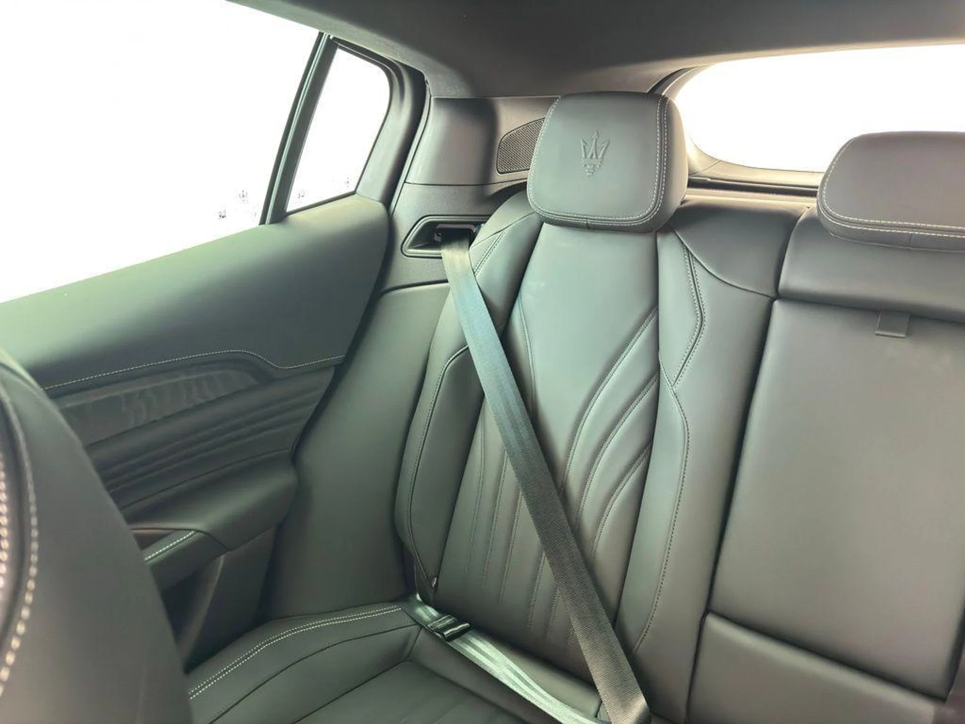 mph011_1369256814_8_O_1hs9_TD_8_LPK_Ux9_C0_UE_Ft_GIIVU_163fdce095