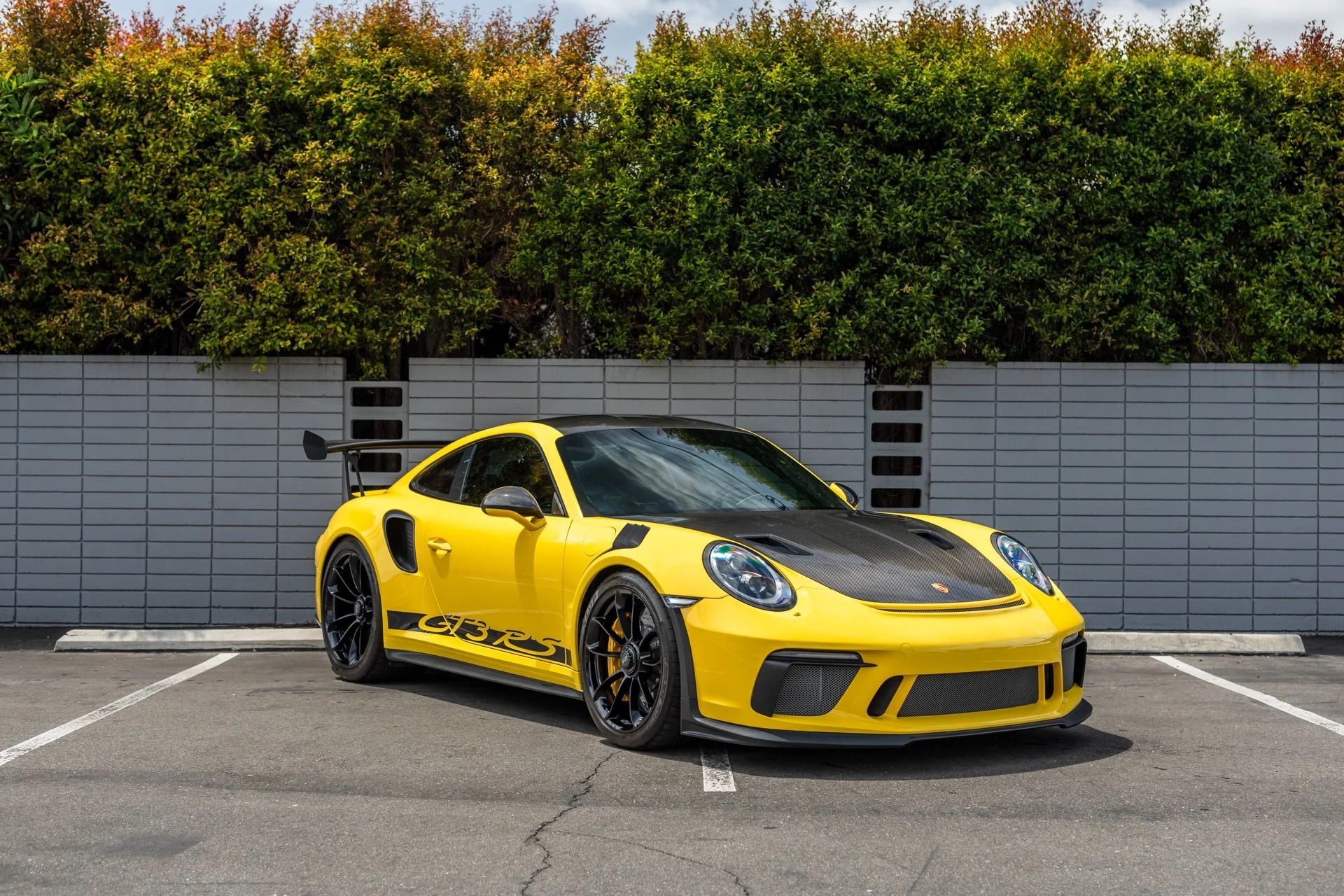 mph011_1375614274_Used_2019_Porsche_911_GT_3_RS_1745600401_4d58239569