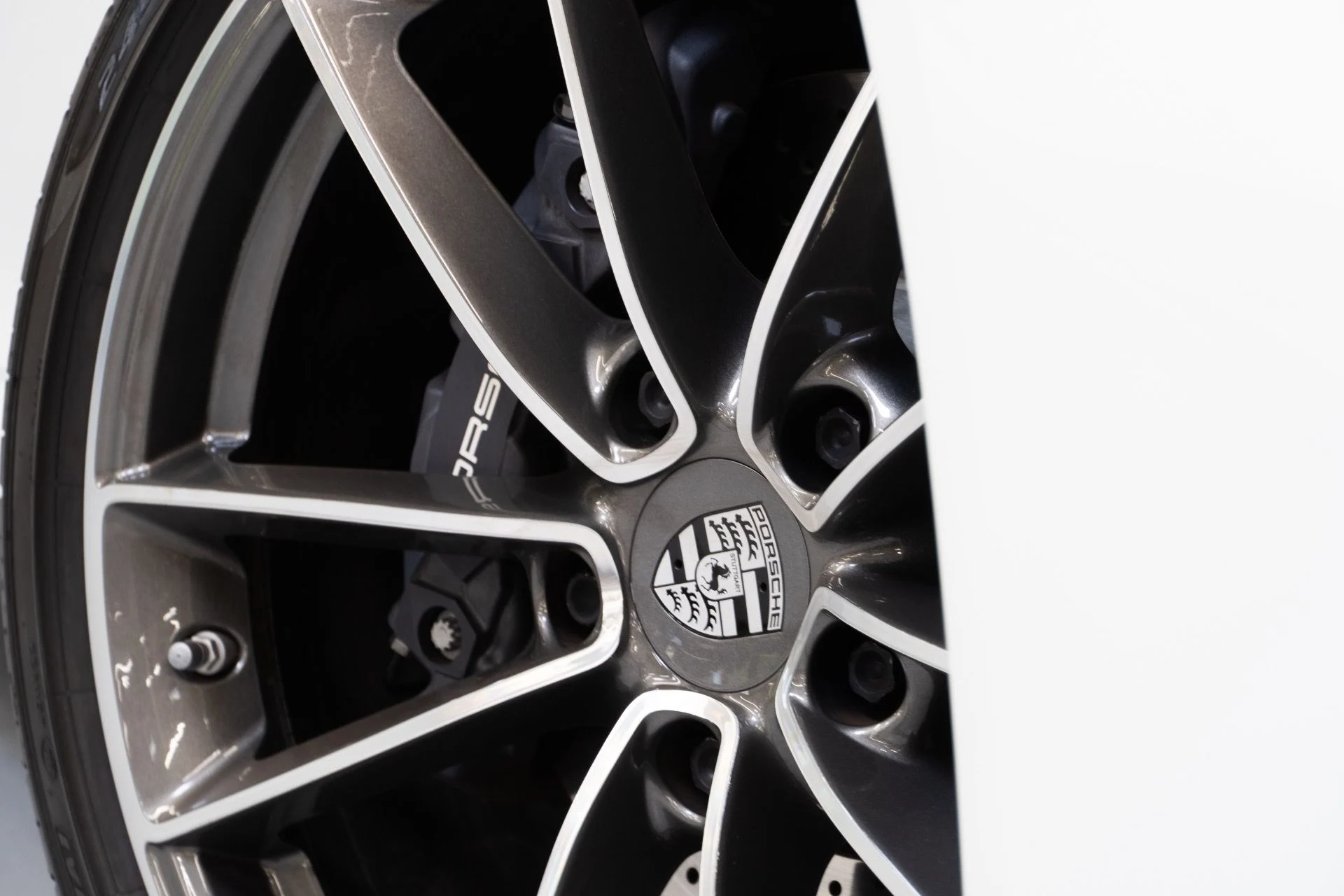 mph011_1376995058_Used_2022_Porsche_911_Carrera_1746044492_a1dfc99226