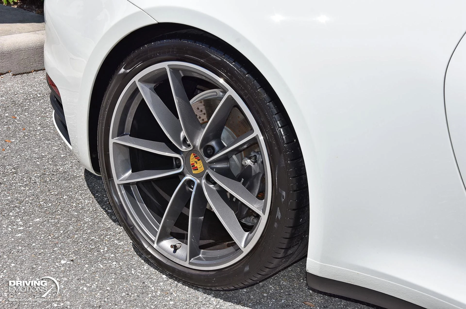 mph011_138475772_865_p12_l_e91ec59016