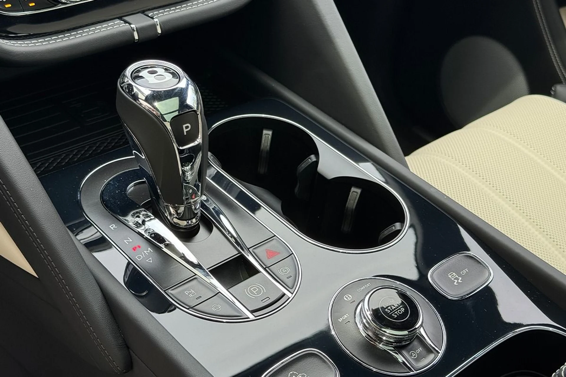 mph011_1396868448_New_2025_Bentley_Bentayga_V8_1749227501_53eb2eee4c