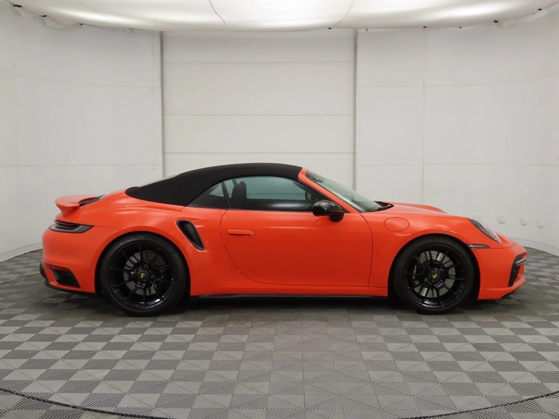 mph011_1403410234_used_2022_porsche_911_turbocabriolet_8119_22928338_12_1024_27c7c6f3c3