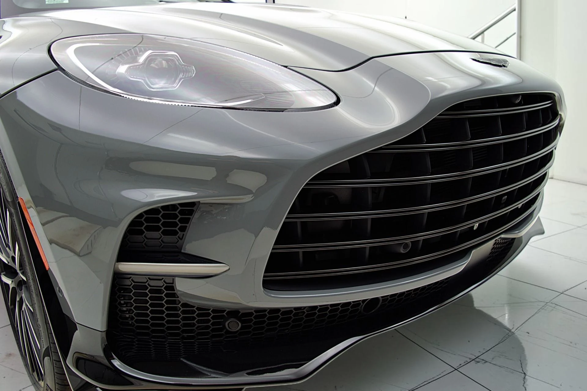 mph011_1407393448_Used_2023_Aston_Martin_DBX_707_a6222ff1a0