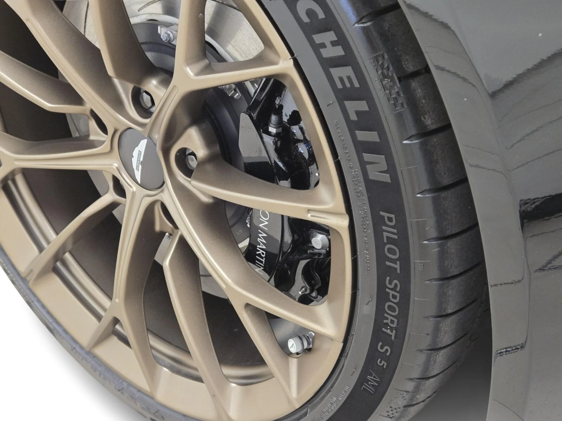 mph011_1414304570_New_2026_Aston_Martin_Vantage_S_1776403018_968c887256