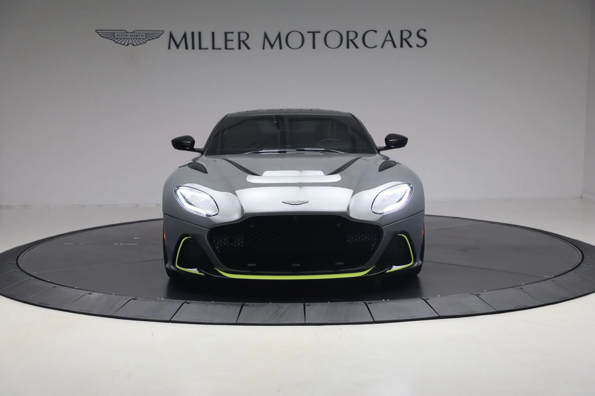 mph011_1424629692_Used_2023_Aston_Martin_DBS_770_Ultimate_1786363398_c8ba623acc