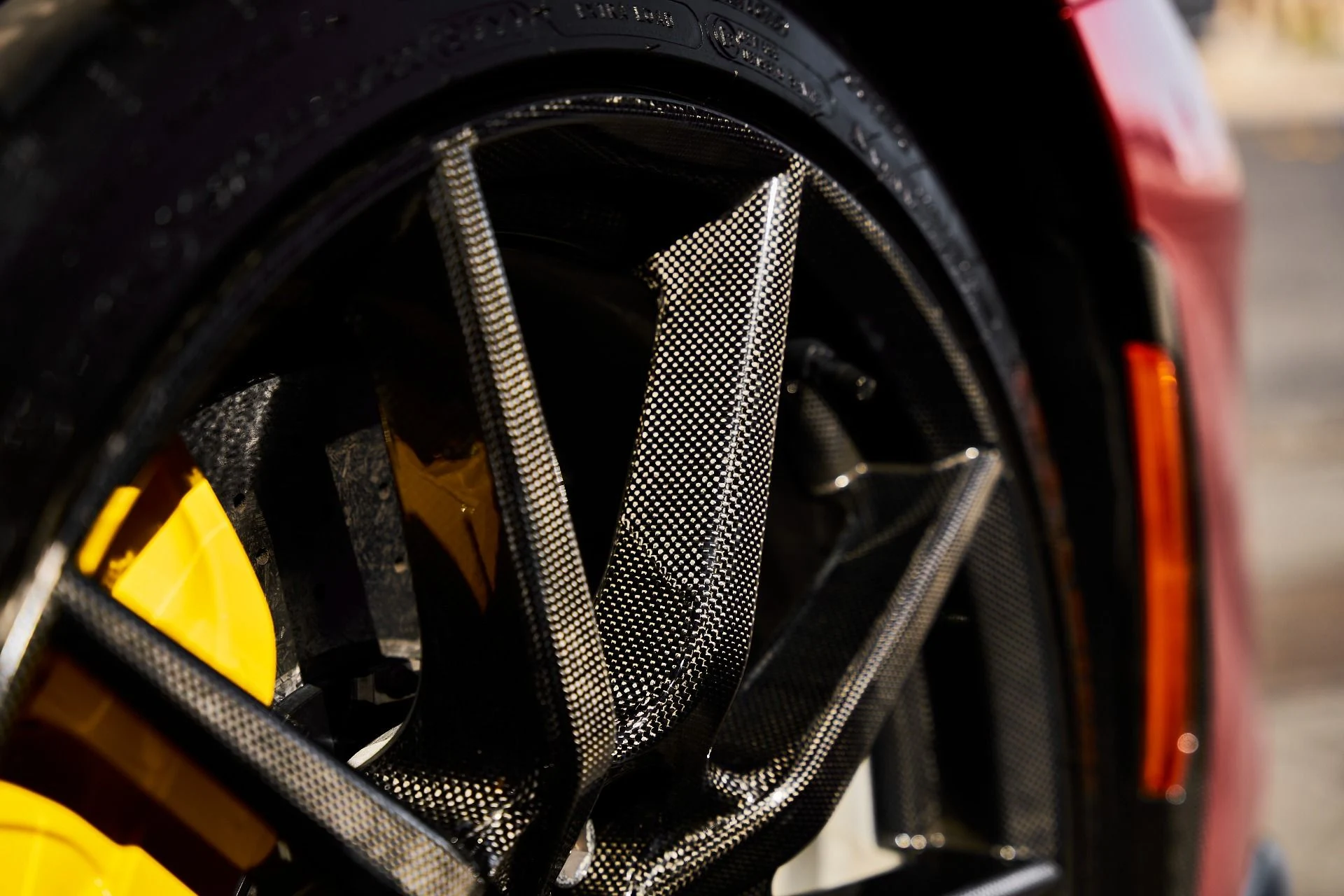 mph011_1426422487_Used_2021_Ferrari_SF_90_Stradale_Base_1782197311_92d5d4177d