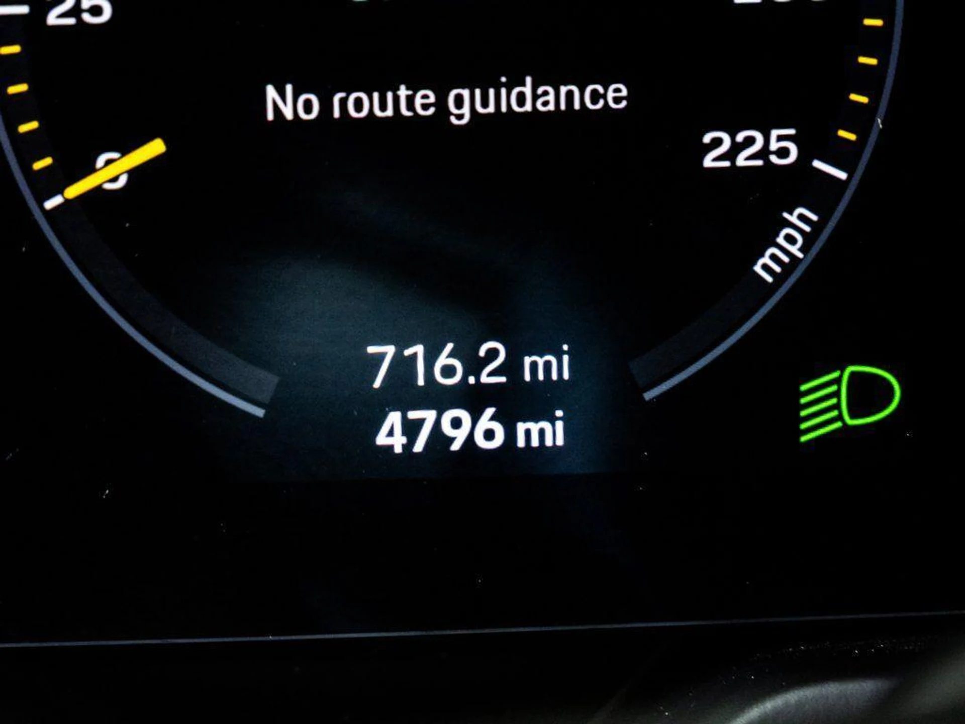 mph011_143051556_0_X_Ah_R_Hxdy_UFXC_2k_Fdf_R6_ND_32_Po_6c3922c6fd