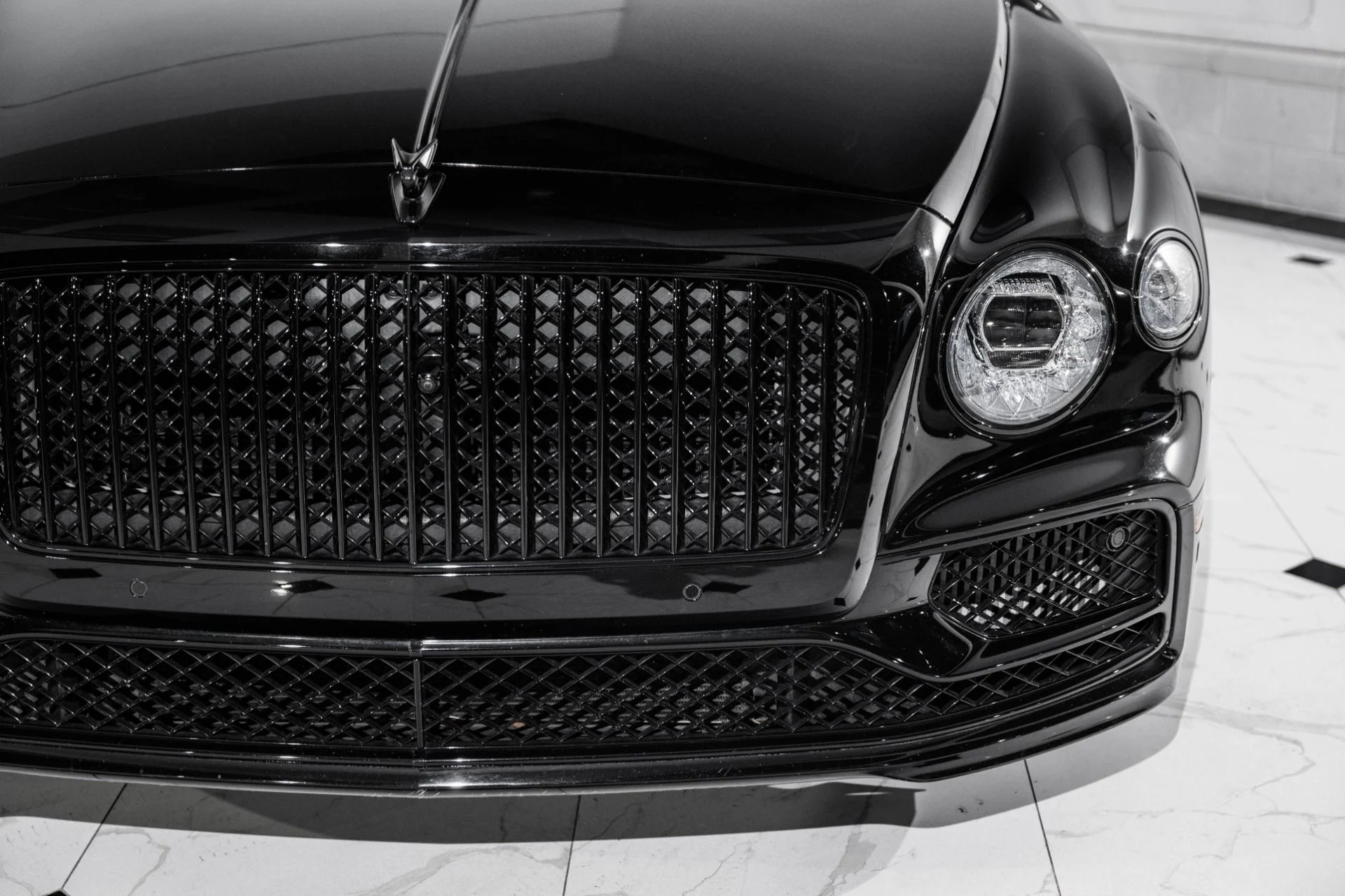 mph011_1431564172_Used_2022_Bentley_Flying_Spur_V8_1761057059_2a141e5590