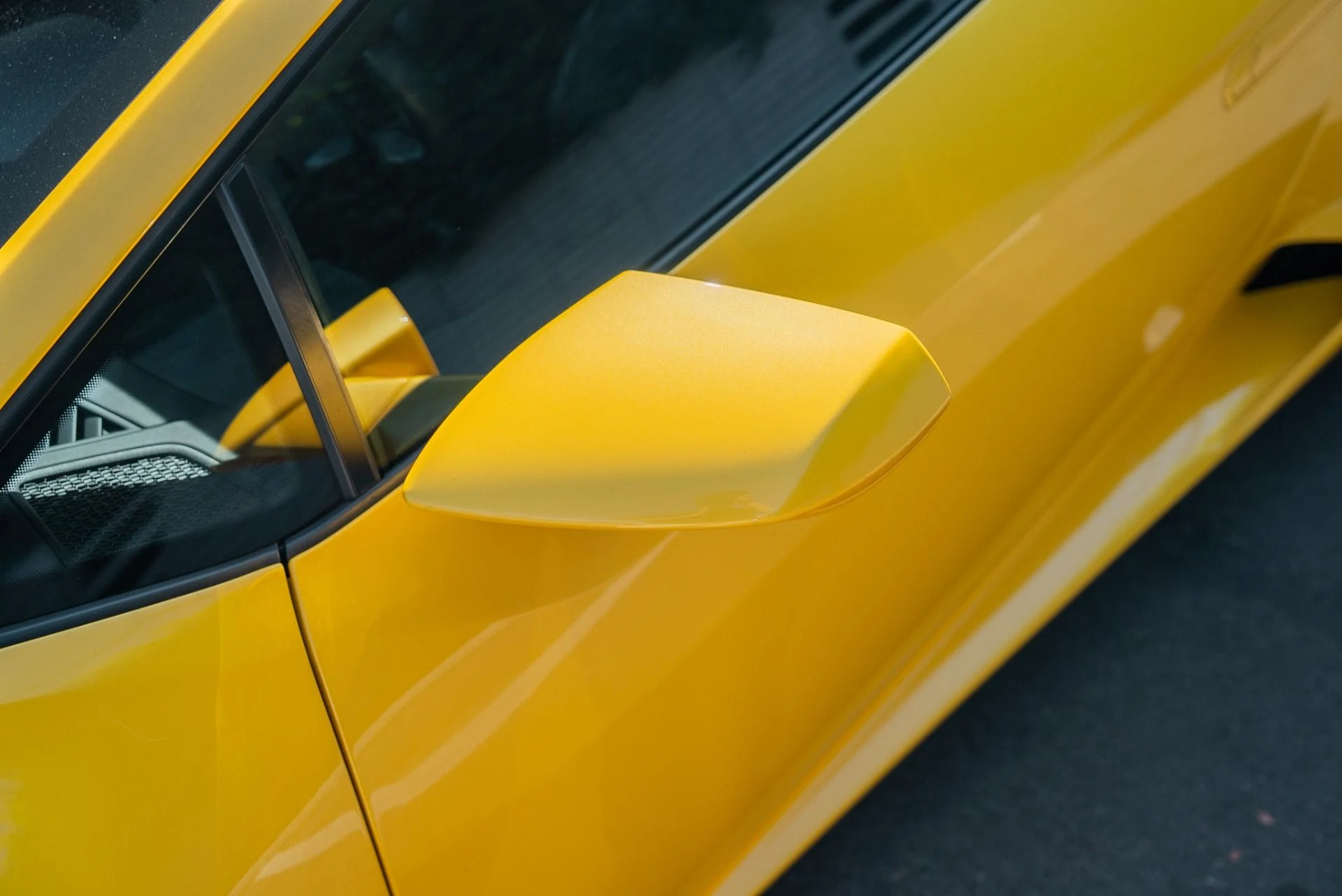 mph011_1448407327_Used_2018_Lamborghini_Huracan_LP_580_2_1762289056_e0b77be00c