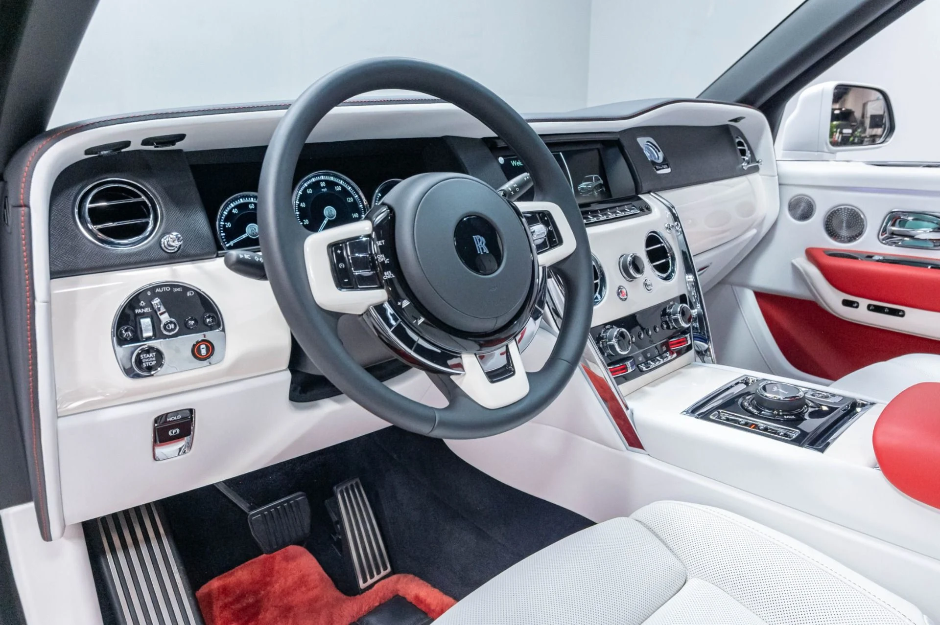 mph011_1449889392_Used_2023_Rolls_Royce_Cullinan_Base_1784654750_ef13905697