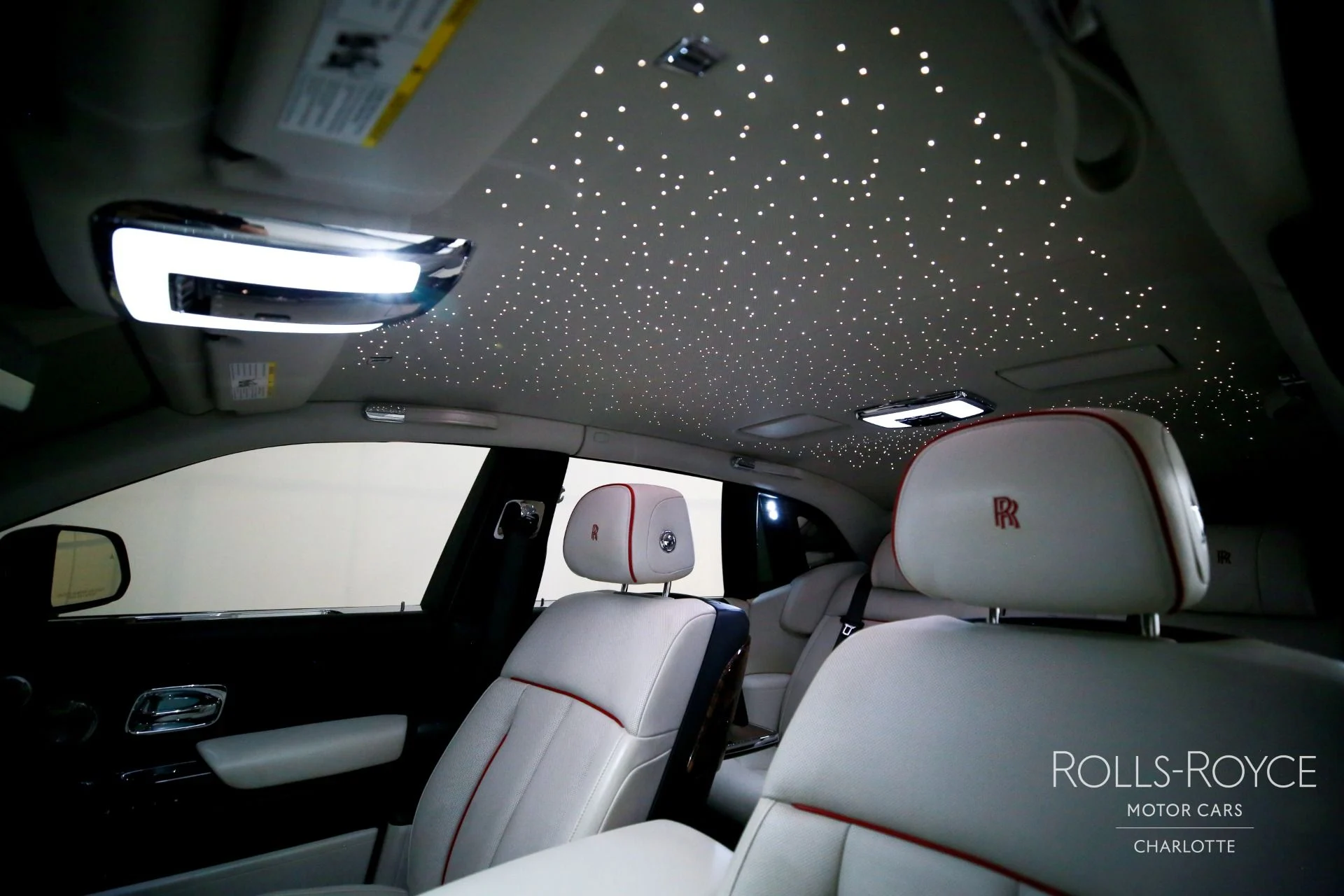 mph011_1450354294_Used_2019_Rolls_Royce_Phantom_1786657076_26c42c4e6c