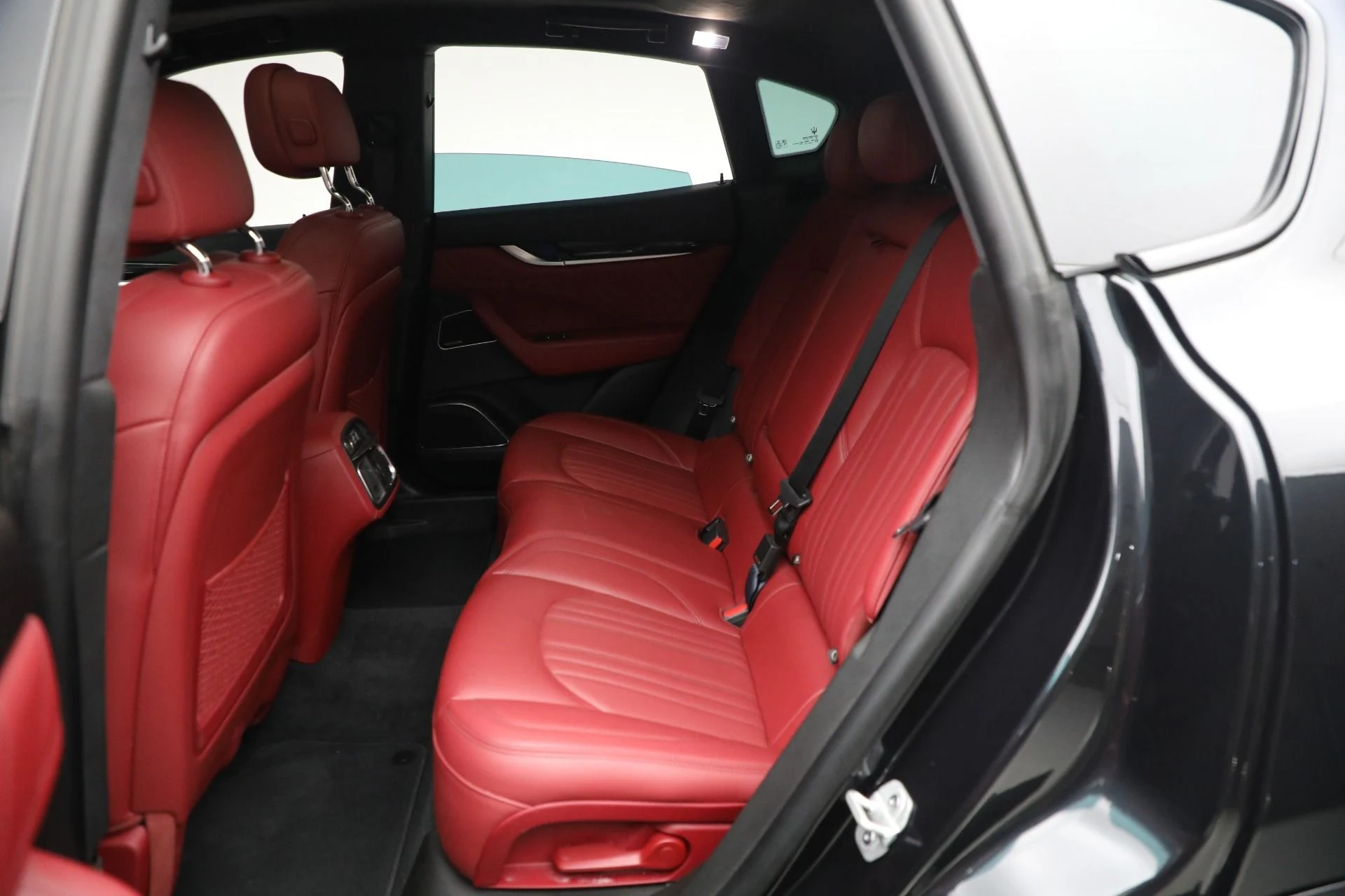 mph011_1455558195_Used_2021_Maserati_Levante_S_aabdfd2388
