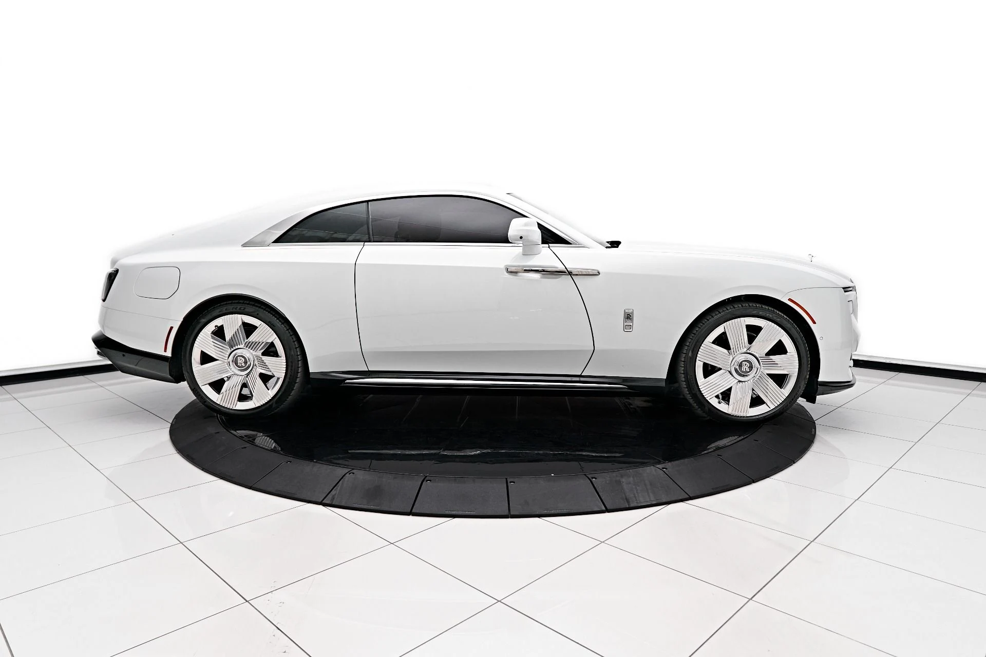 mph011_1461367277_Used_2024_Rolls_Royce_Spectre_1709577126_55a1ce7620
