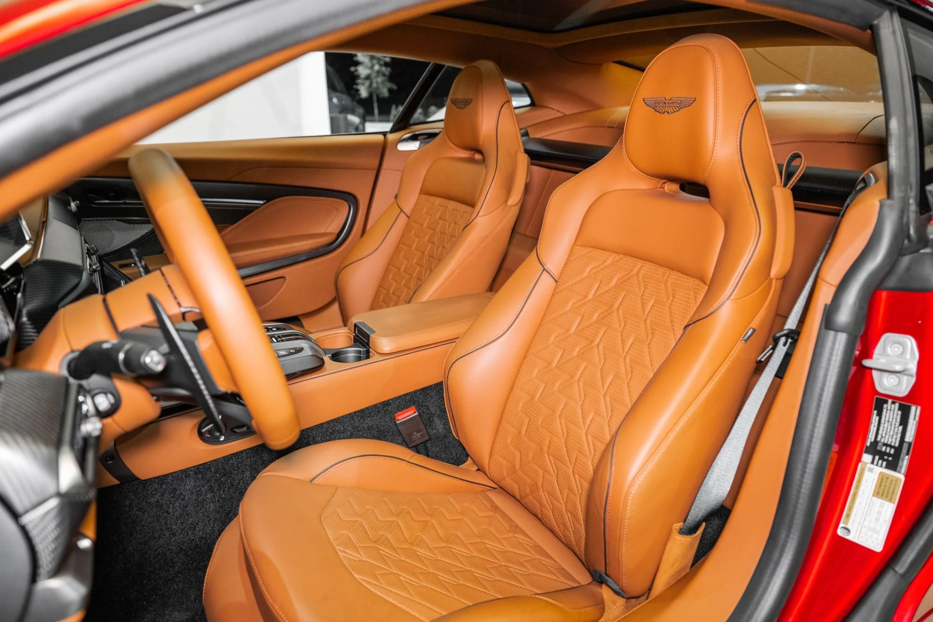mph011_1464716675_Used_2025_Aston_Martin_Vanquish_1751746222_eaebdb5eec