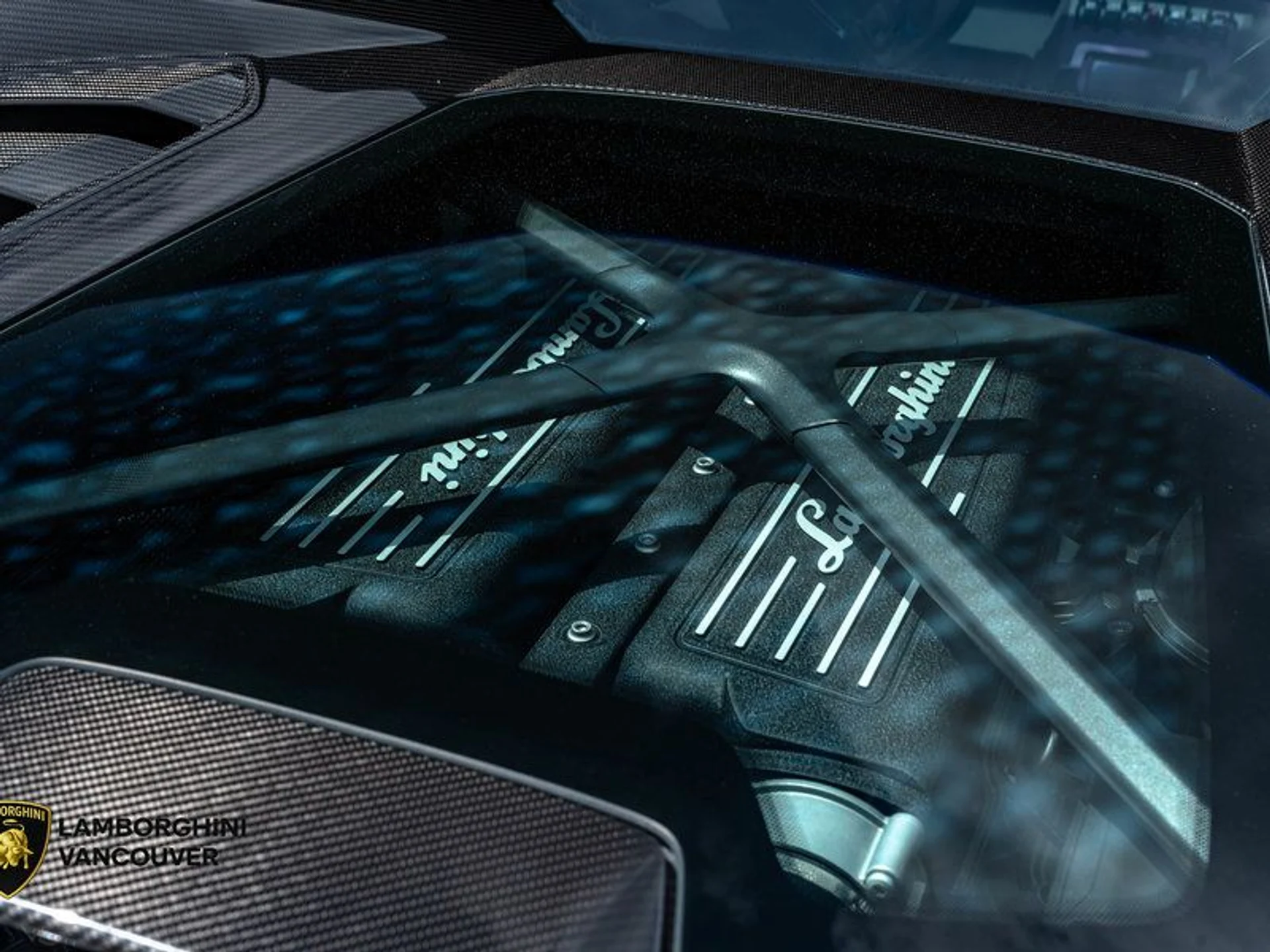 mph011_146671060_38386460_01446_2023_lamborghini_huracan_012_268e519d1a