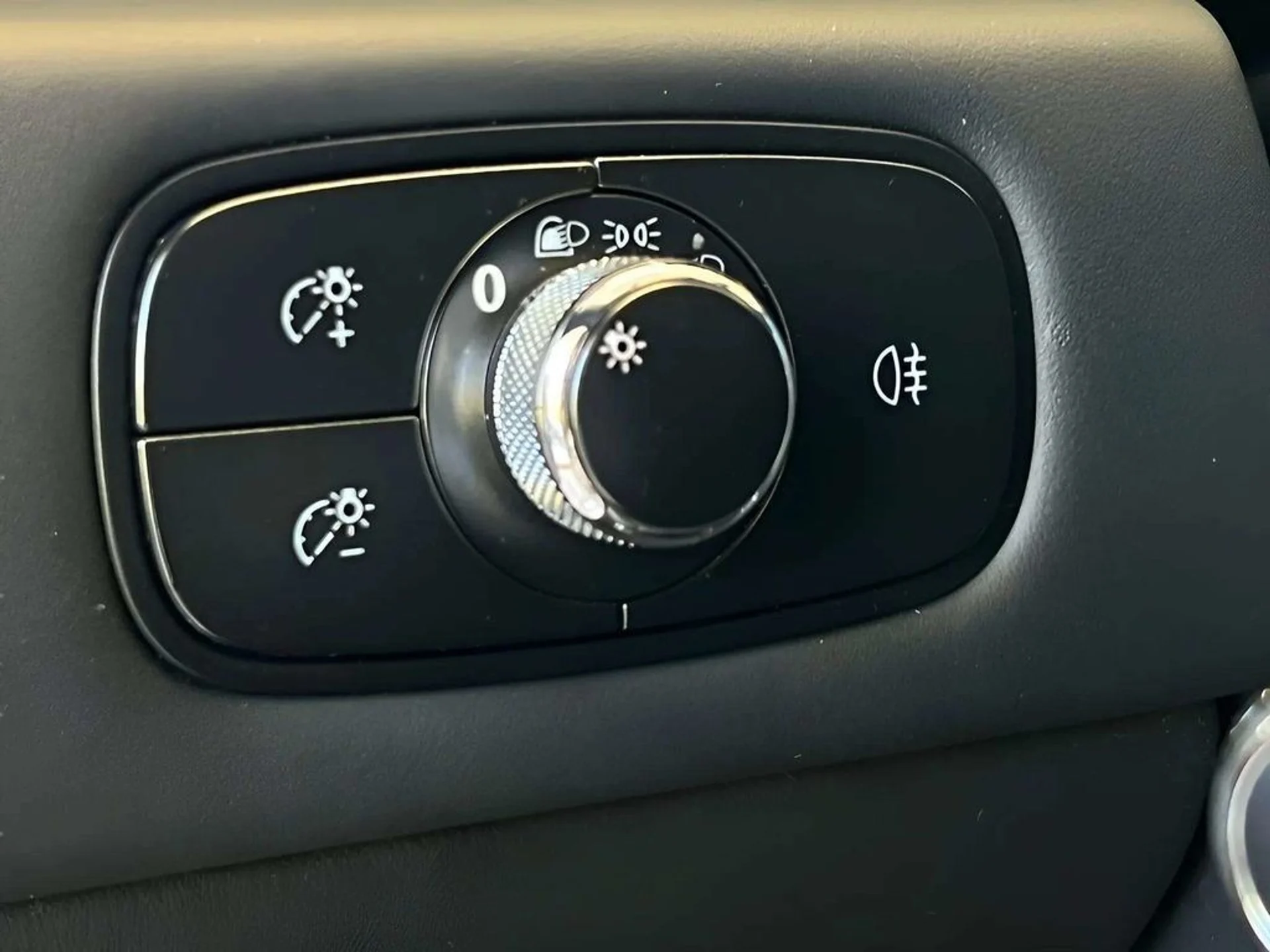 mph011_1473343320_avn4afmehphno98ay54k8hbihlu0_3a4d27909c