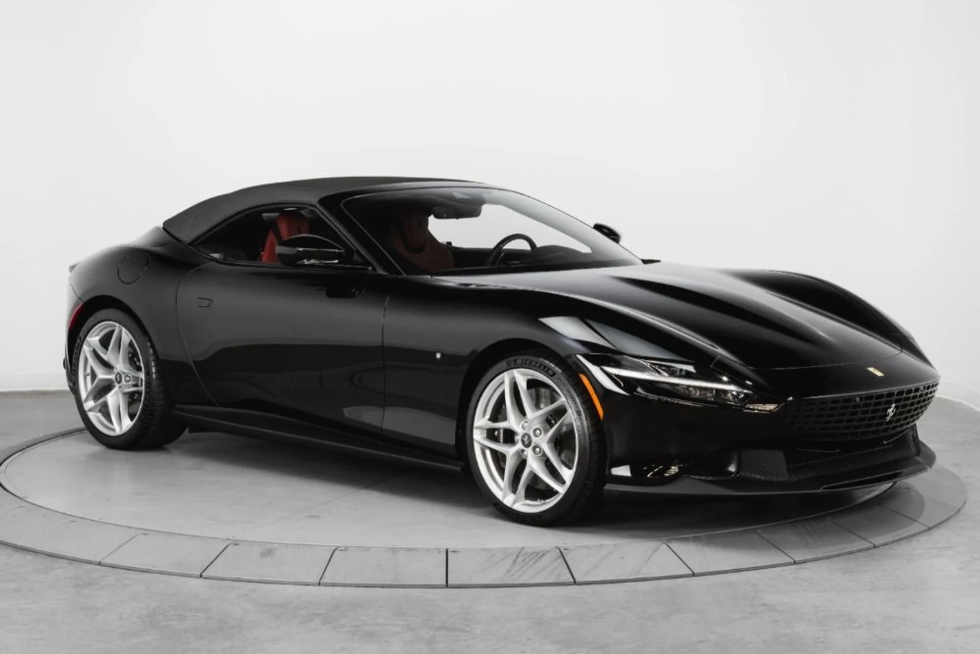 mph011_1477178359_Used_2024_Ferrari_Roma_Spider_fd21860965