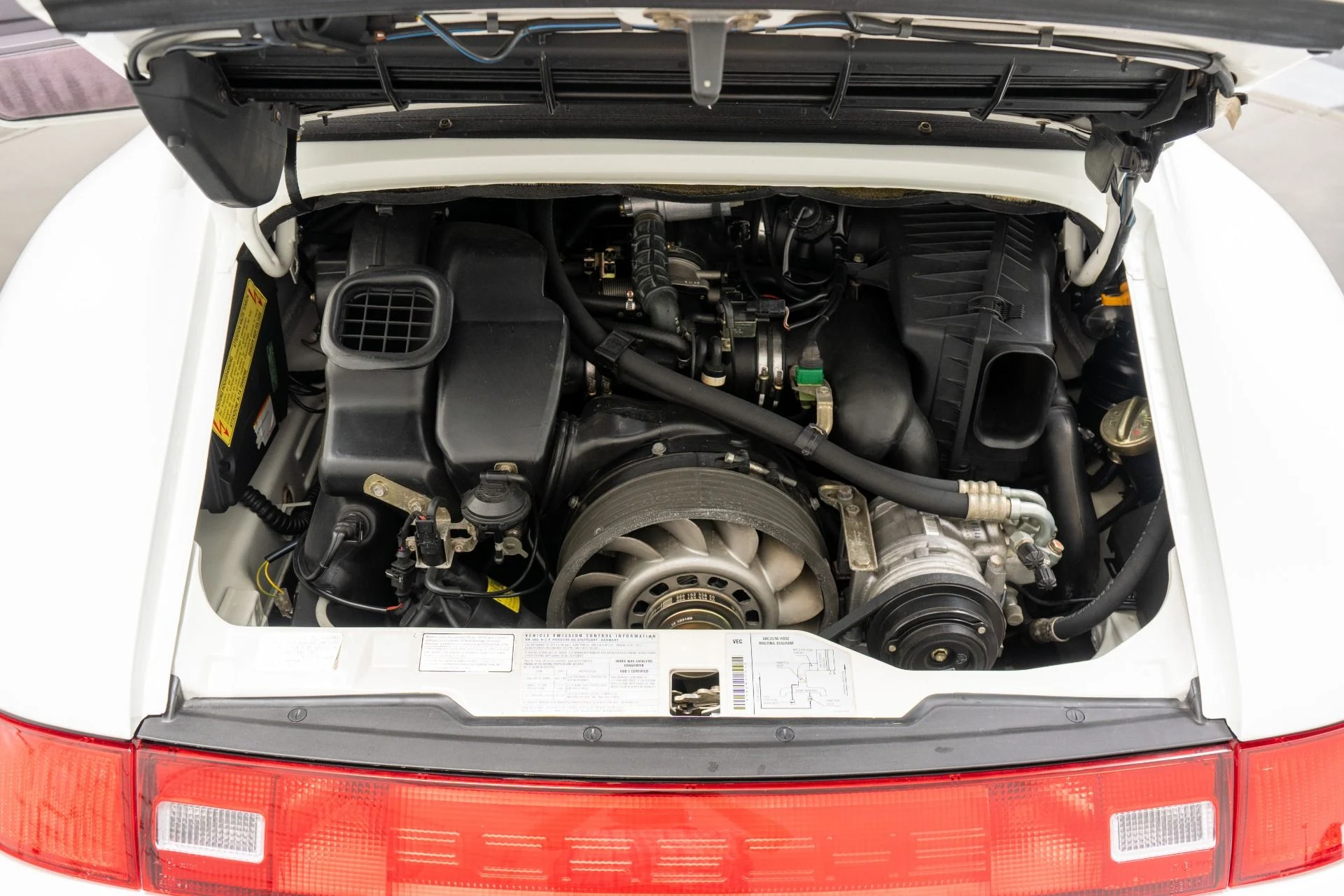 mph011_1484043384_Used_1995_Porsche_911_Carrera_1788212856_fe6521d1a7