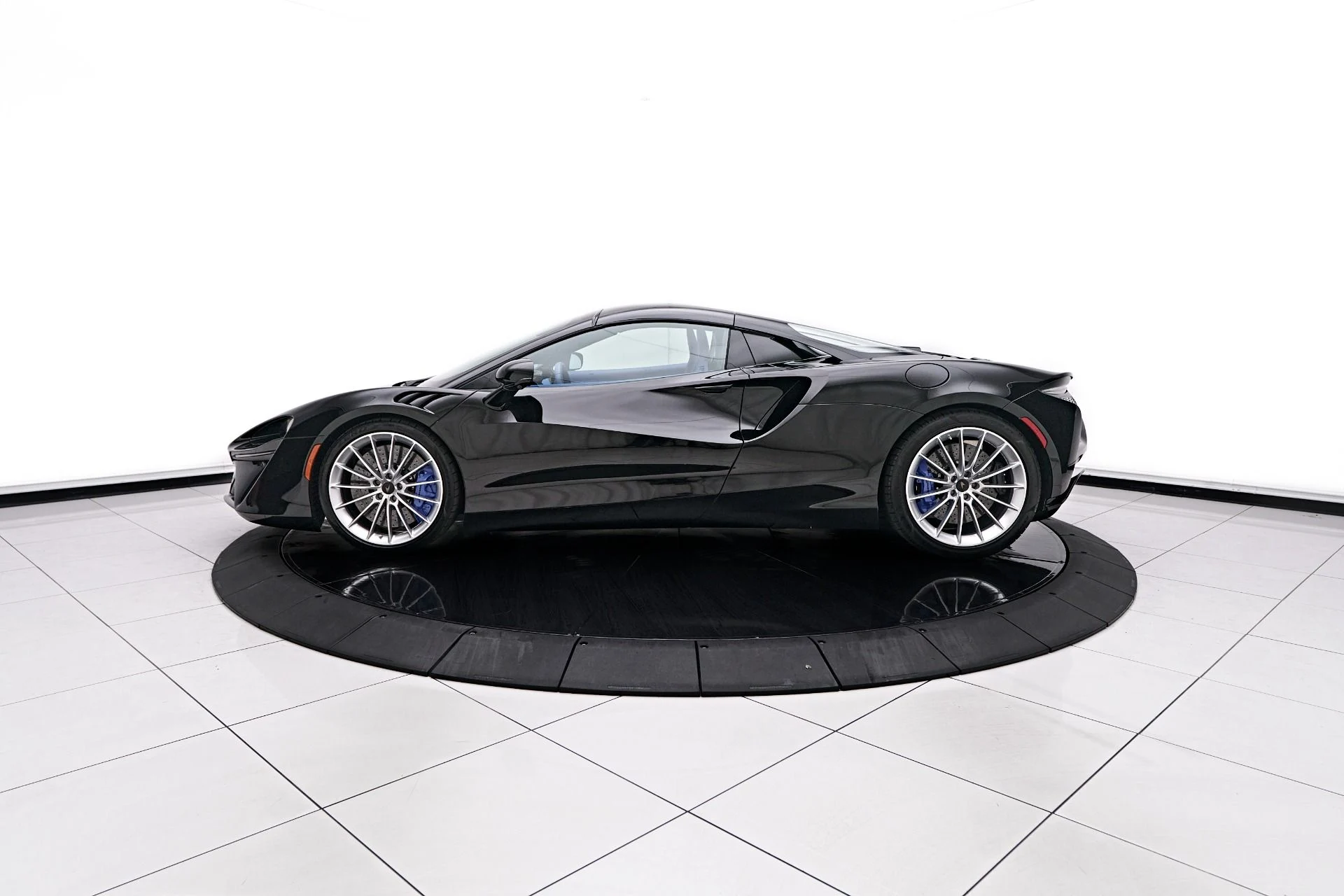 mph011_1495439259_Used_2025_Mc_Laren_Artura_Tech_Lux_1755283119_c7cbe7e2f4