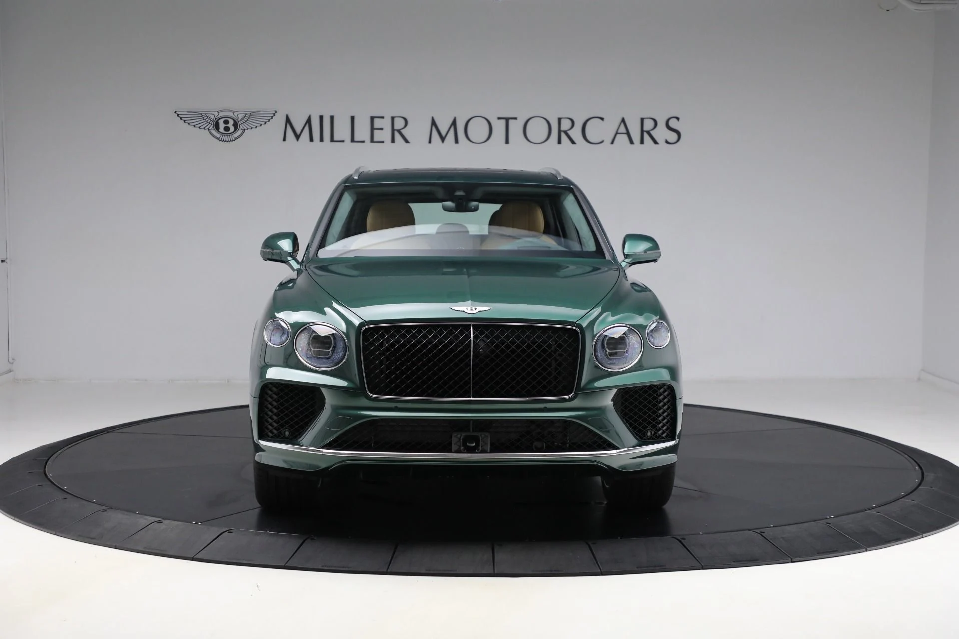 mph011_1502483832_New_2025_Bentley_Bentayga_V8_9da2704200