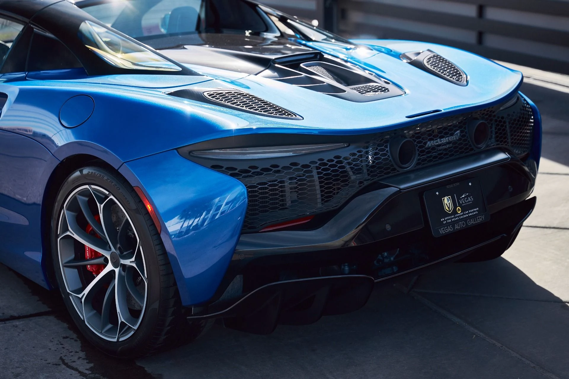 mph011_150957757_Used_2025_Mc_Laren_Artura_1769567577_fe1dbef384