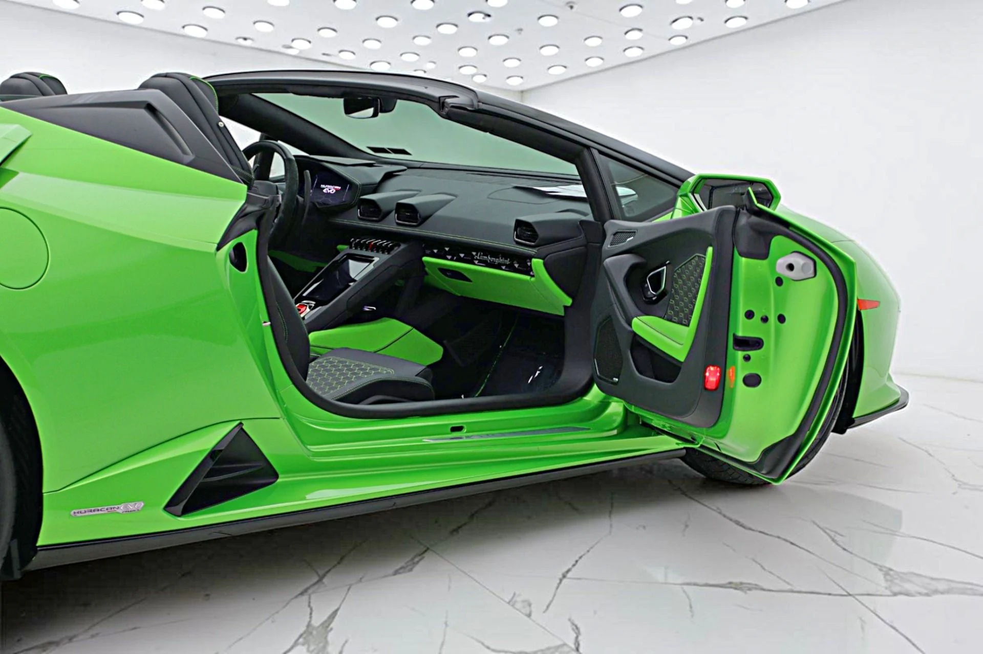 mph011_1514838198_Used_2023_Lamborghini_Huracan_EVO_Spyder_RWD_SELEZIONE_PRE_OWNED_CERTIFIED_7a937bcf08
