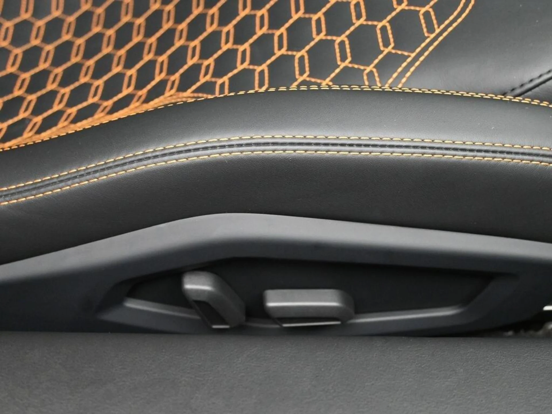 mph011_1526782041_72b01c68061460f6136ff75d8e66dd48x_d67be6f8a3