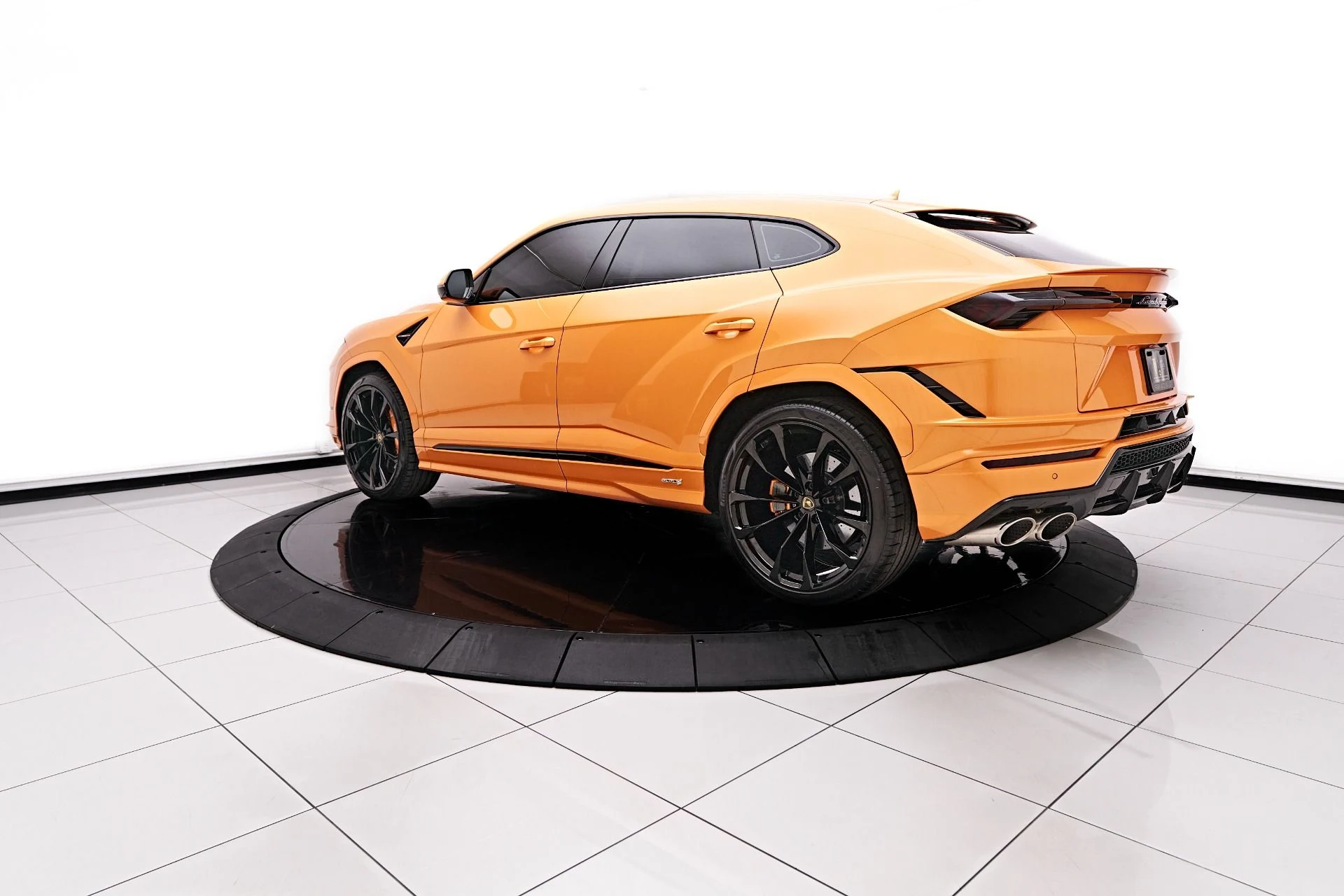 mph011_1528188686_Used_2023_Lamborghini_Urus_S_1747338722_45c936ee45