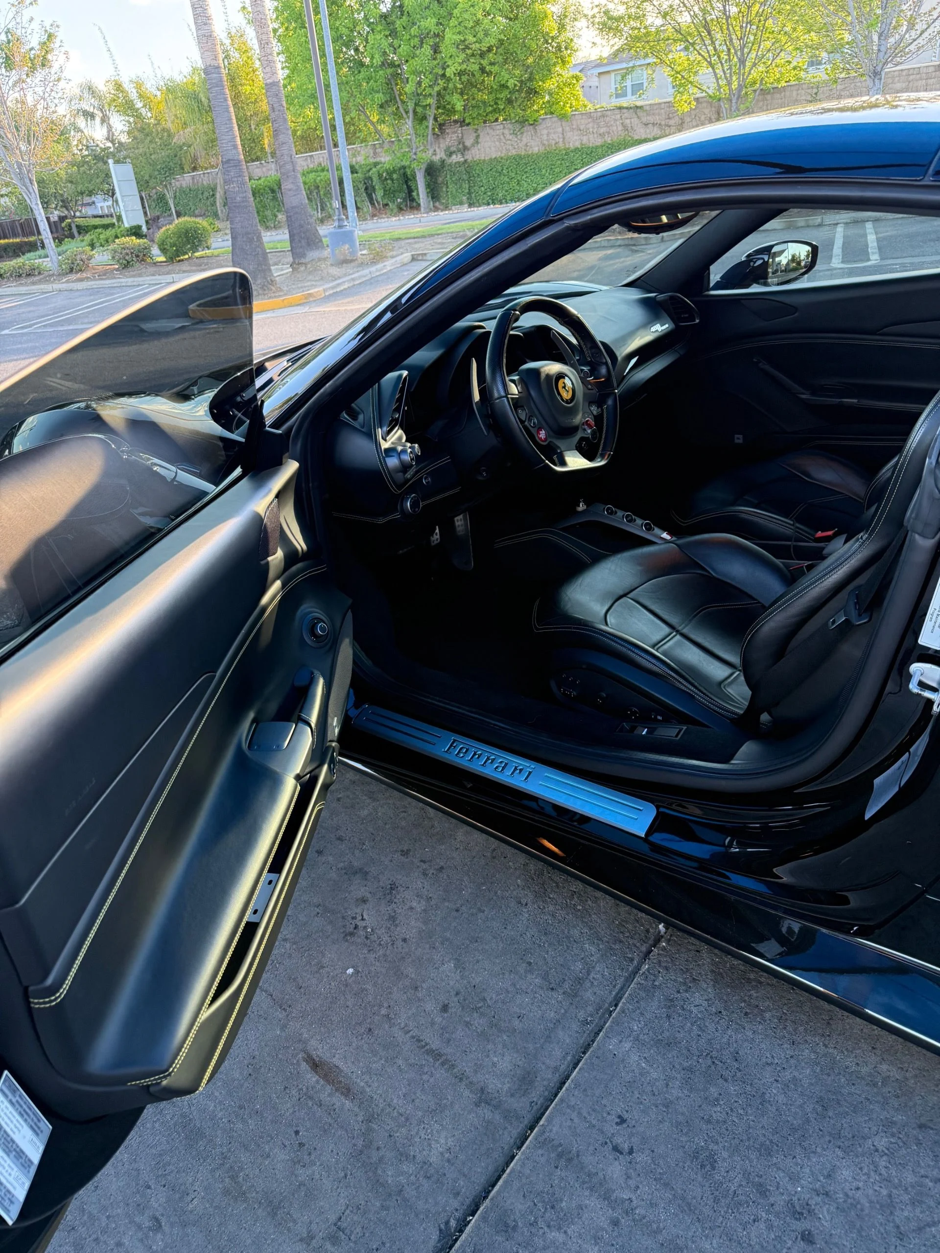 mph011_1531447179_Used_2018_Ferrari_488_Spider_1776269607_7a89dfa52b