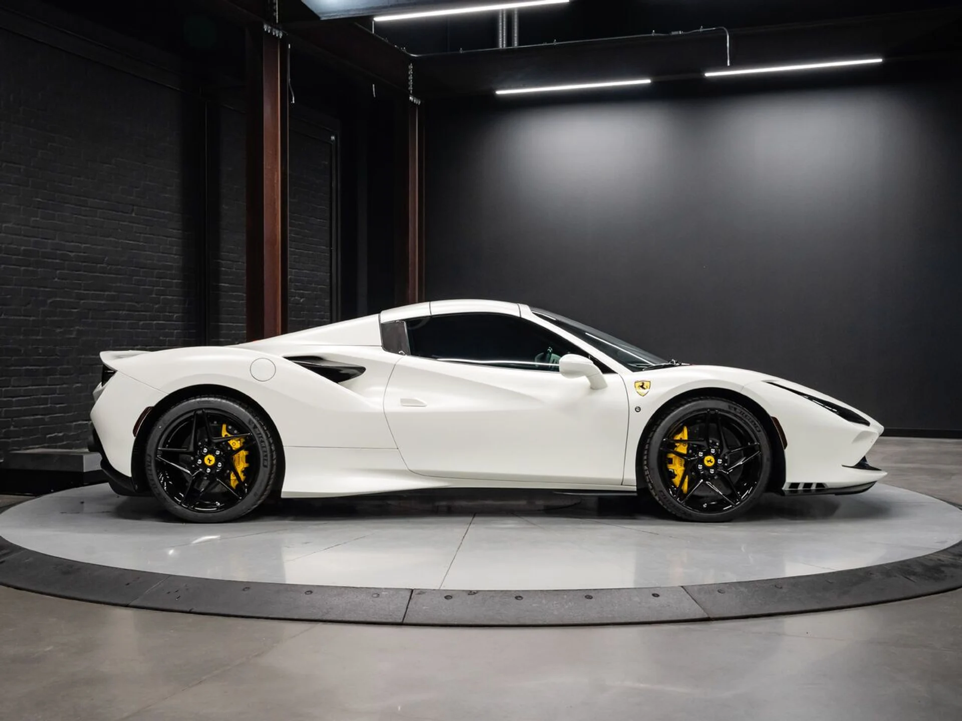 mph011_1532620337_ferrari_f8_spider_2022_1e668fc67a