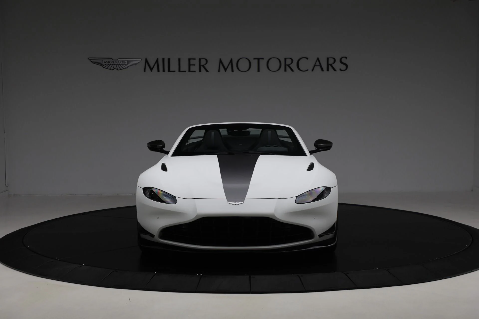 mph011_1535531523_Used_2022_Aston_Martin_Vantage_F1_Edition_3461ec1786