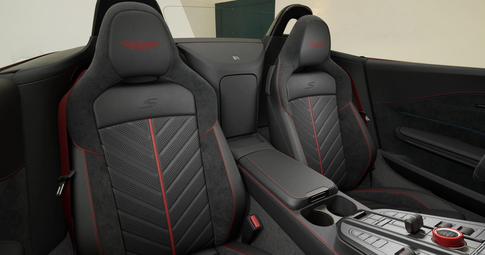 mph011_1537164235_New_2026_Aston_Martin_Vantage_S_Roadster_1790947310_38eaeaeb9a