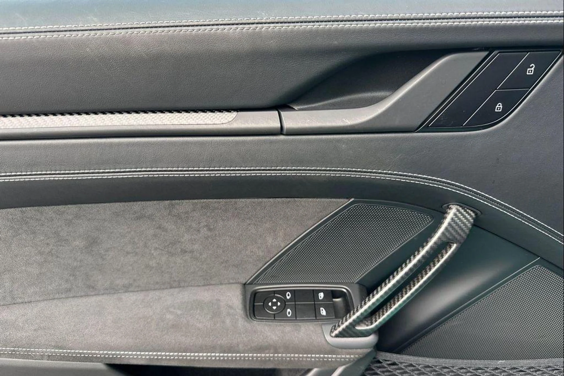 mph011_1537240266_QL_91_MX_79wb_Sgjbo_T_mb_Nh_Lg5_W_g_d9b1af8315