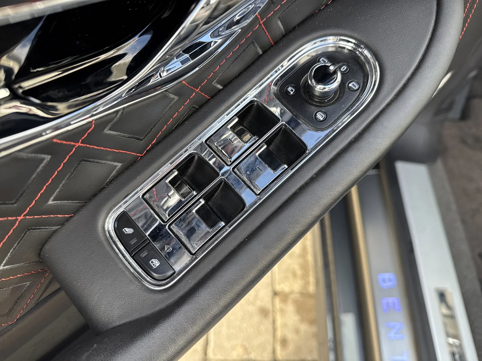 mph011_1537986885_67d73b3bf3592d62d96d0f7a7d1281ddx_0bd807a5cc