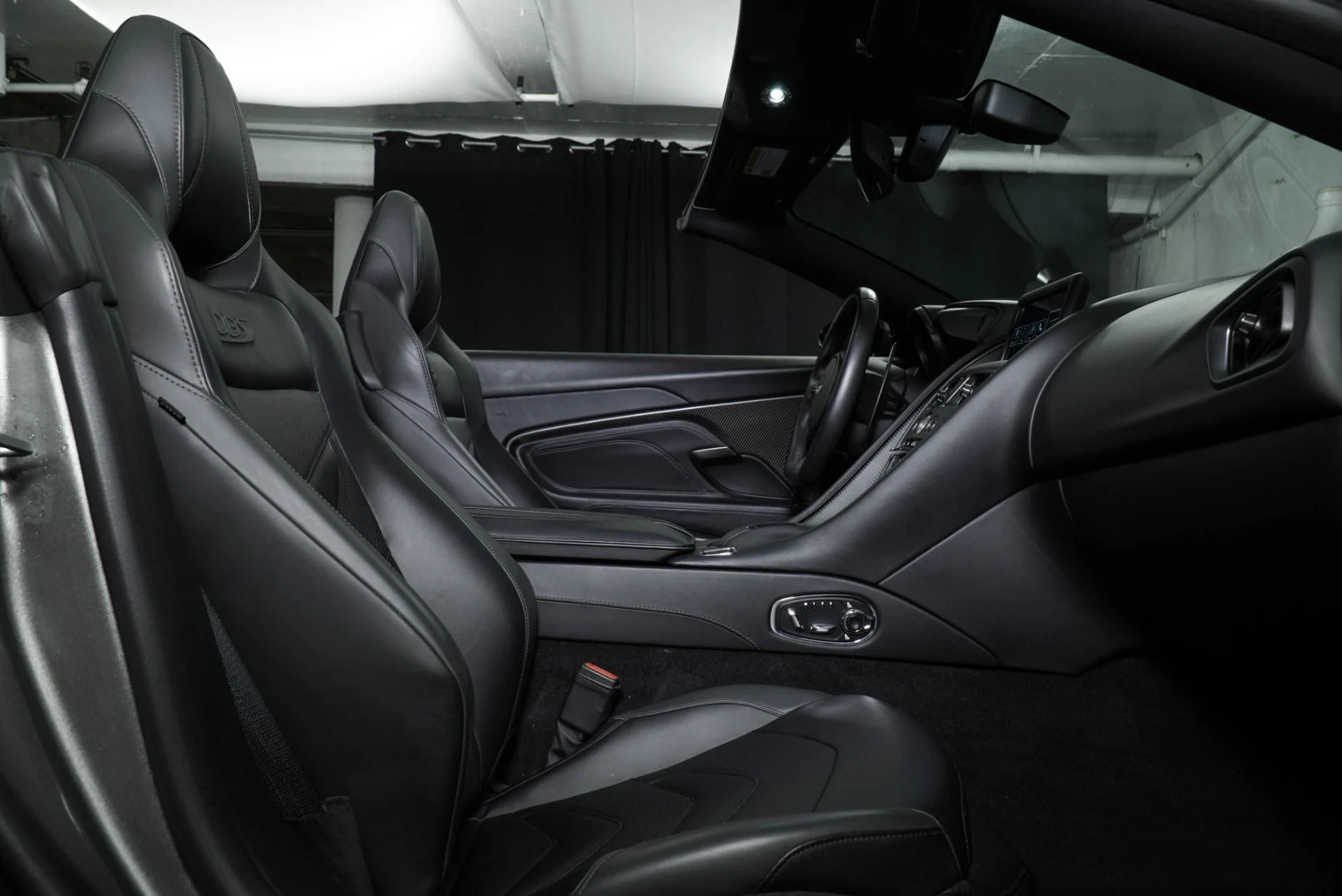 mph011_1540030614_Used_2020_Aston_Martin_DBS_Superleggera_1765307997_3149297257